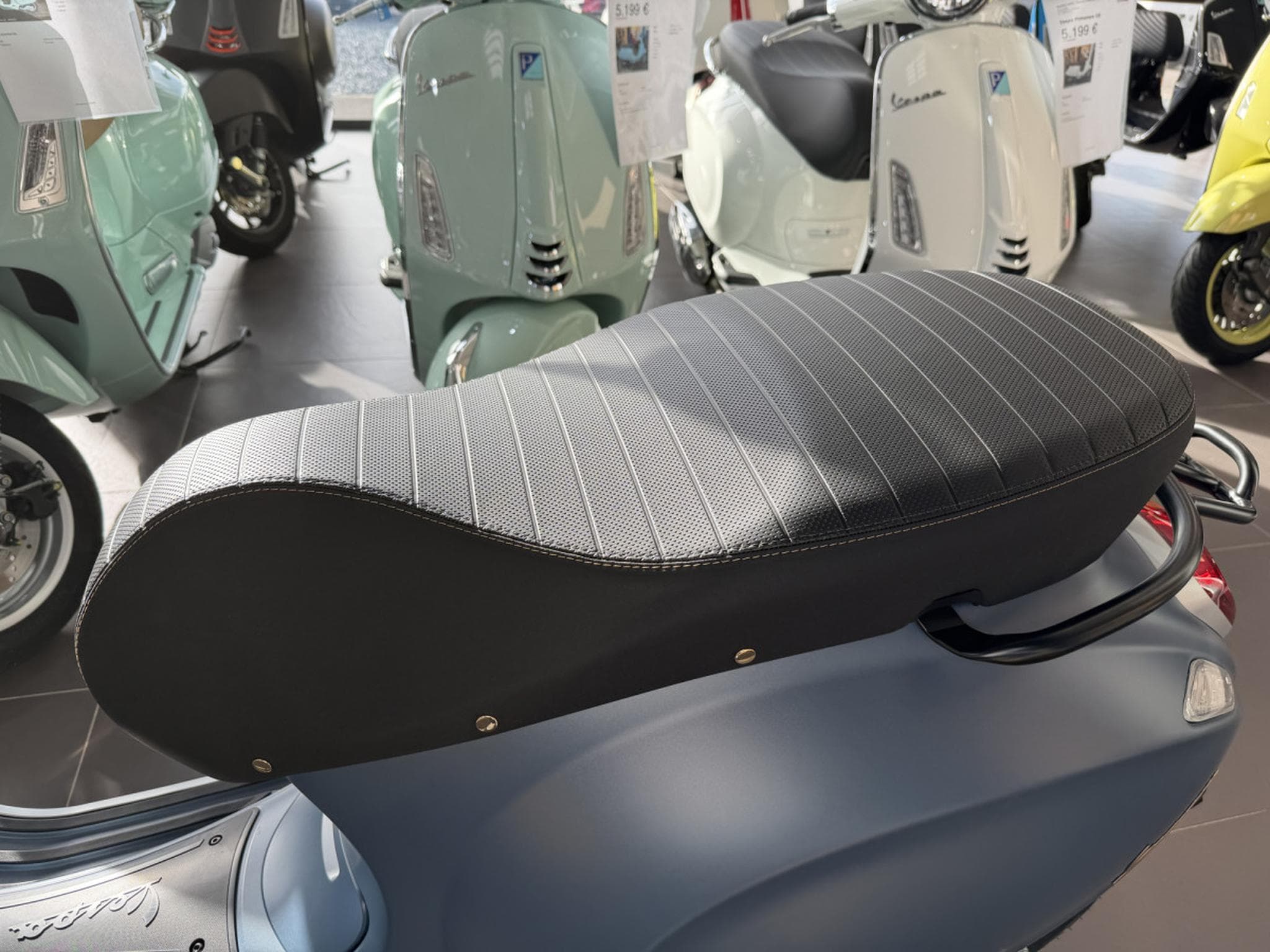 Vespa Primavera OFFICINA 8 (2026) - Photo 3