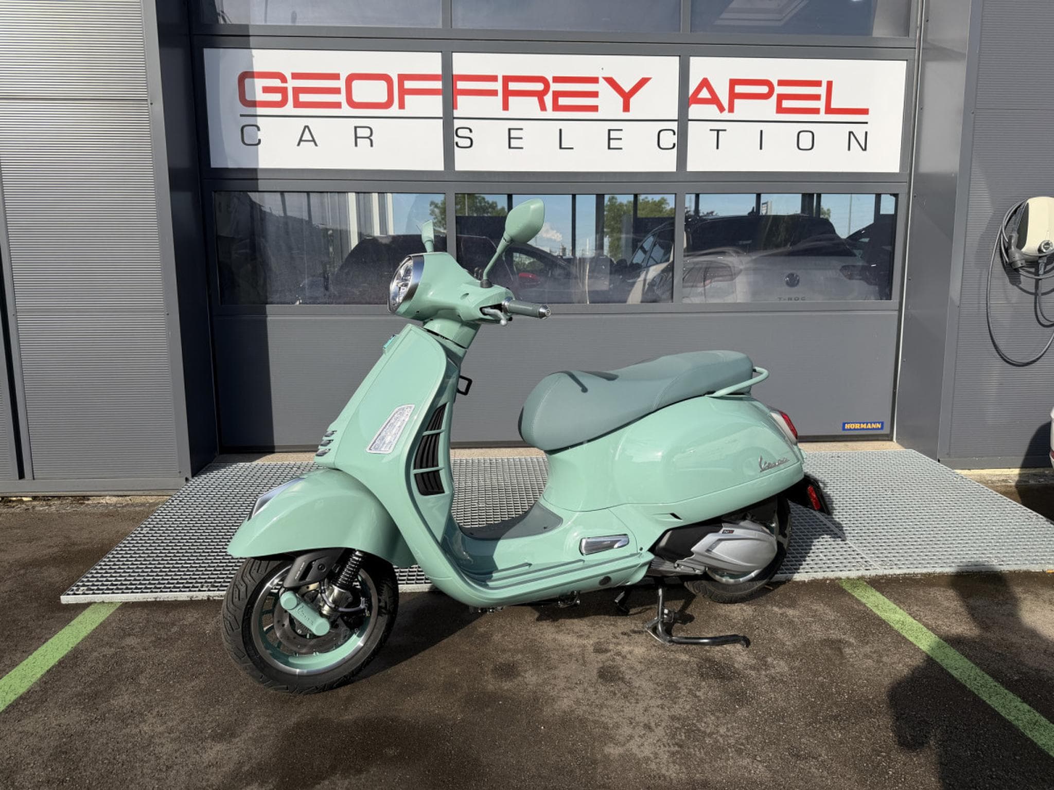 Vespa GTS 310 '' 80th  Anniversary '' (2026) - Photo 1