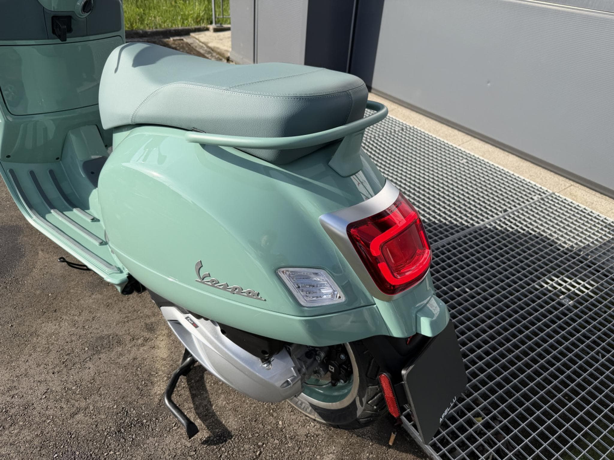 Vespa GTS 310 '' 80th  Anniversary '' (2026) - Photo 4