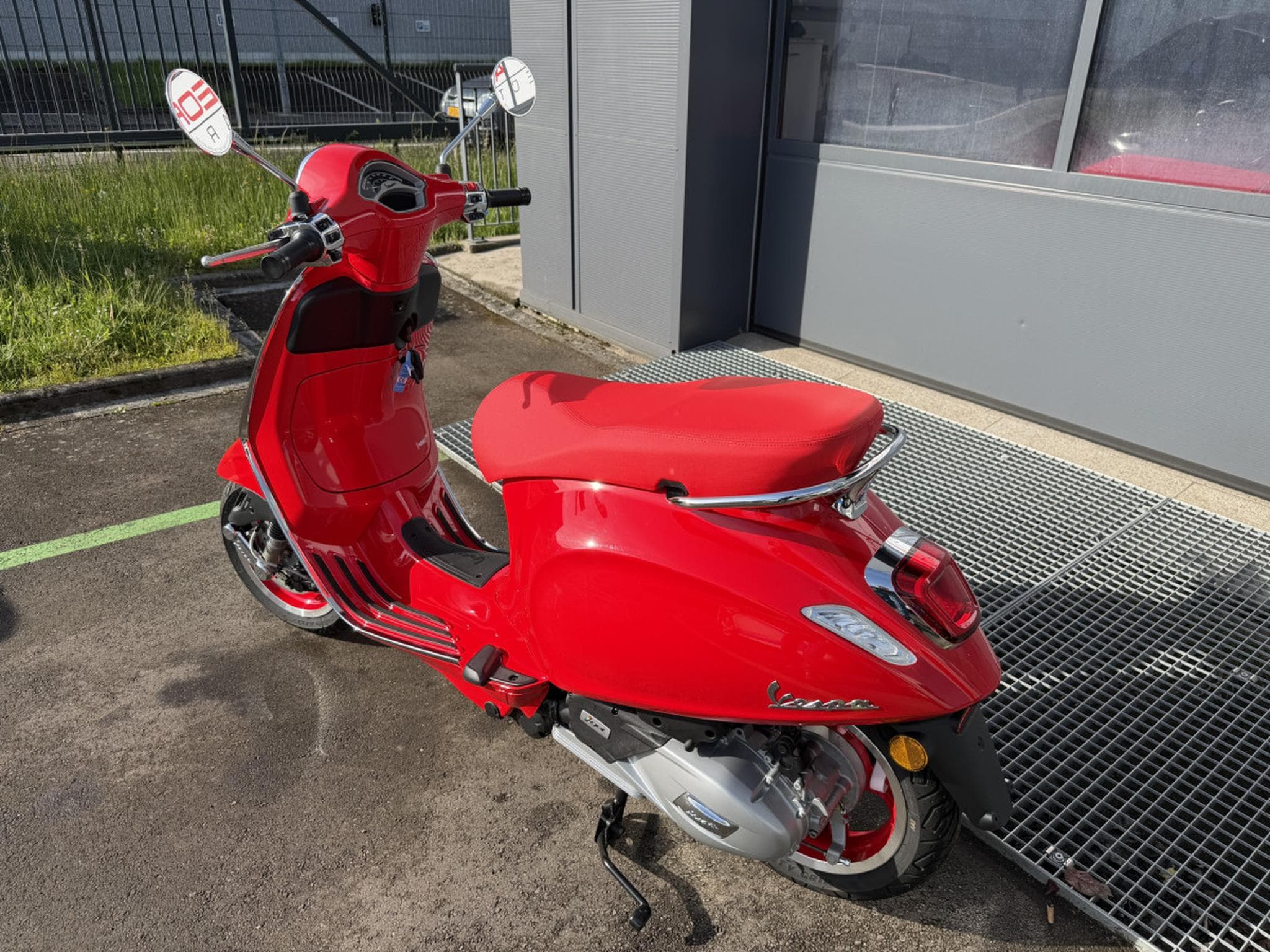 Vespa Primavera RED (2026) - Photo 3