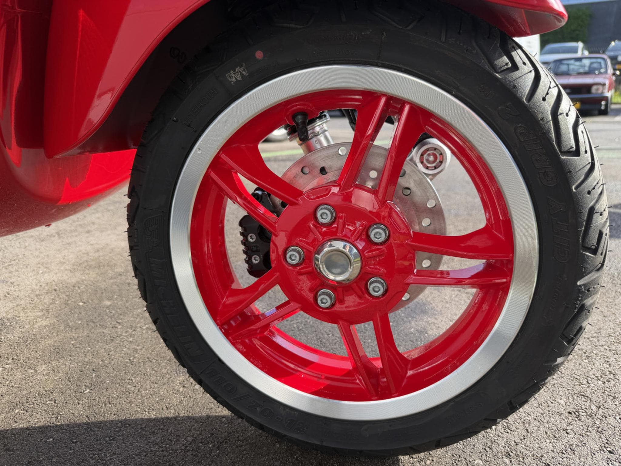 Vespa Primavera RED (2026) - Photo 4