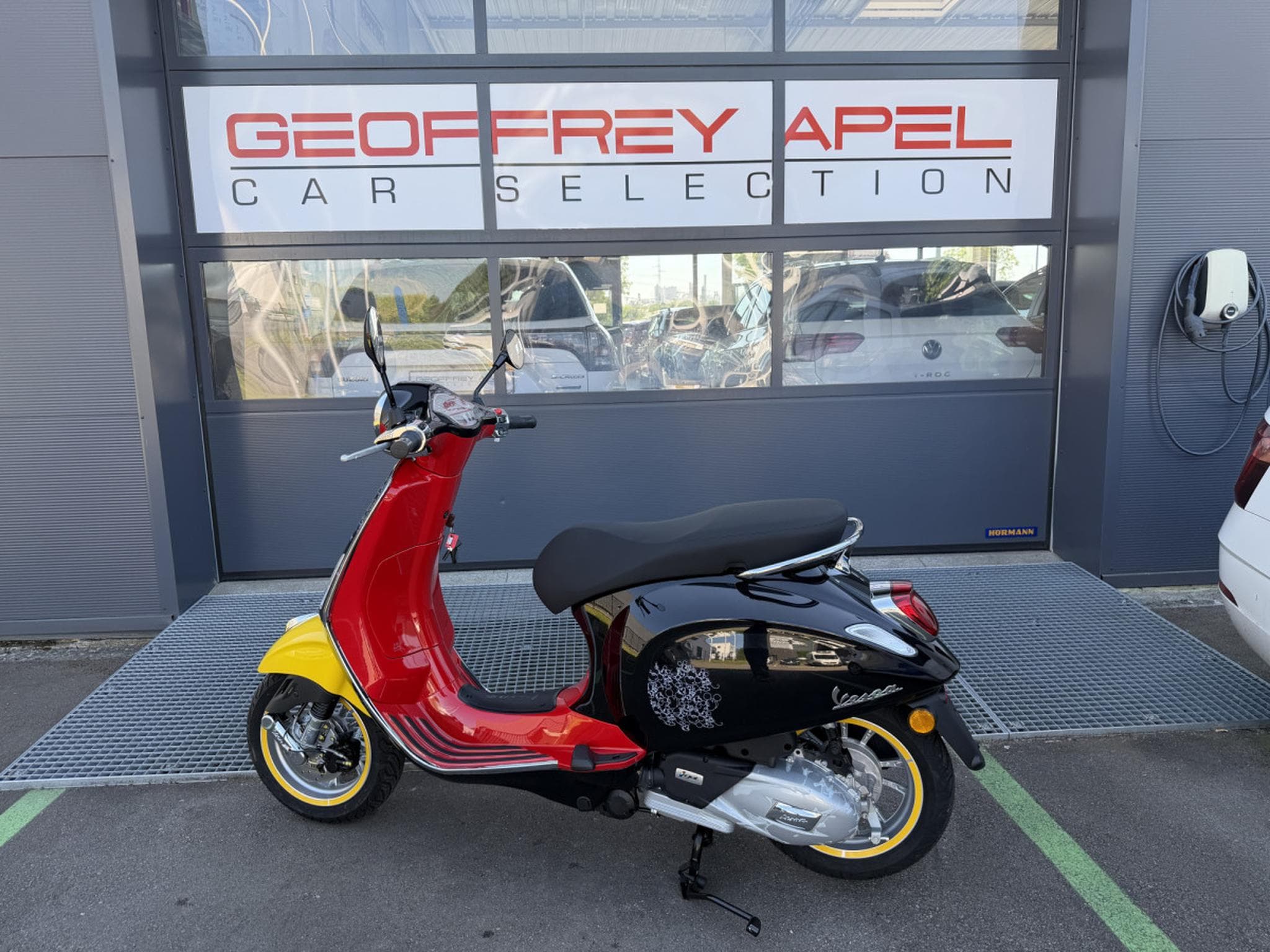 Vespa Primavera Mickey Mouse (2026) - Photo 2