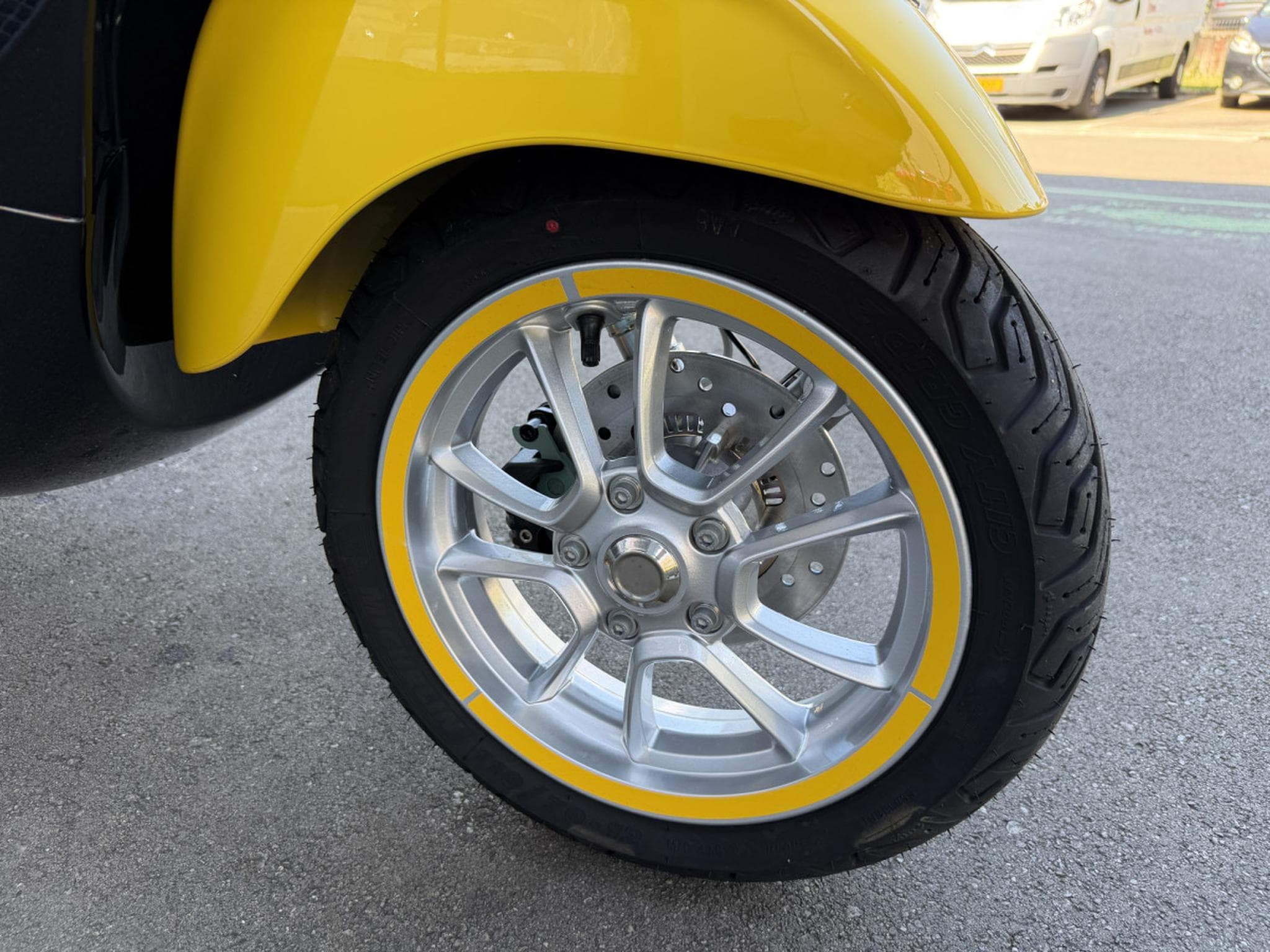 Vespa Primavera Mickey Mouse (2026) - Photo 5