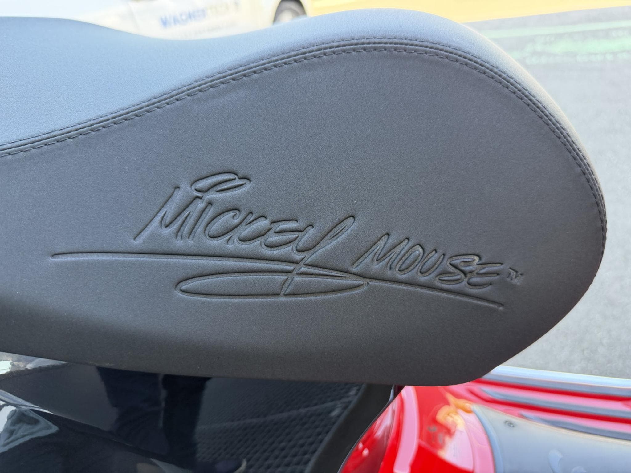 Vespa Primavera Mickey Mouse (2026) - Photo 3