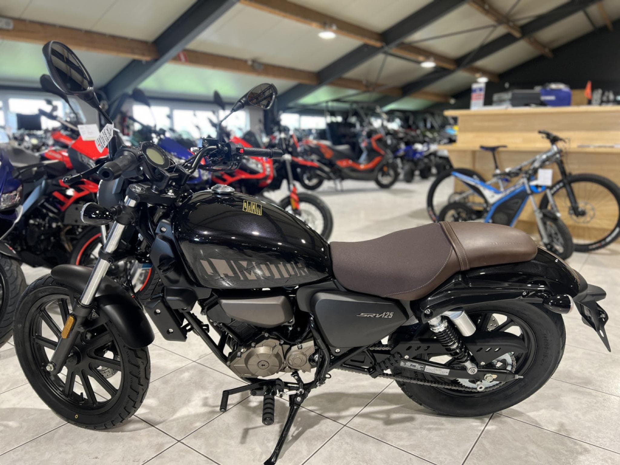 QJmotor SRV 125 (2026) - Photo 4