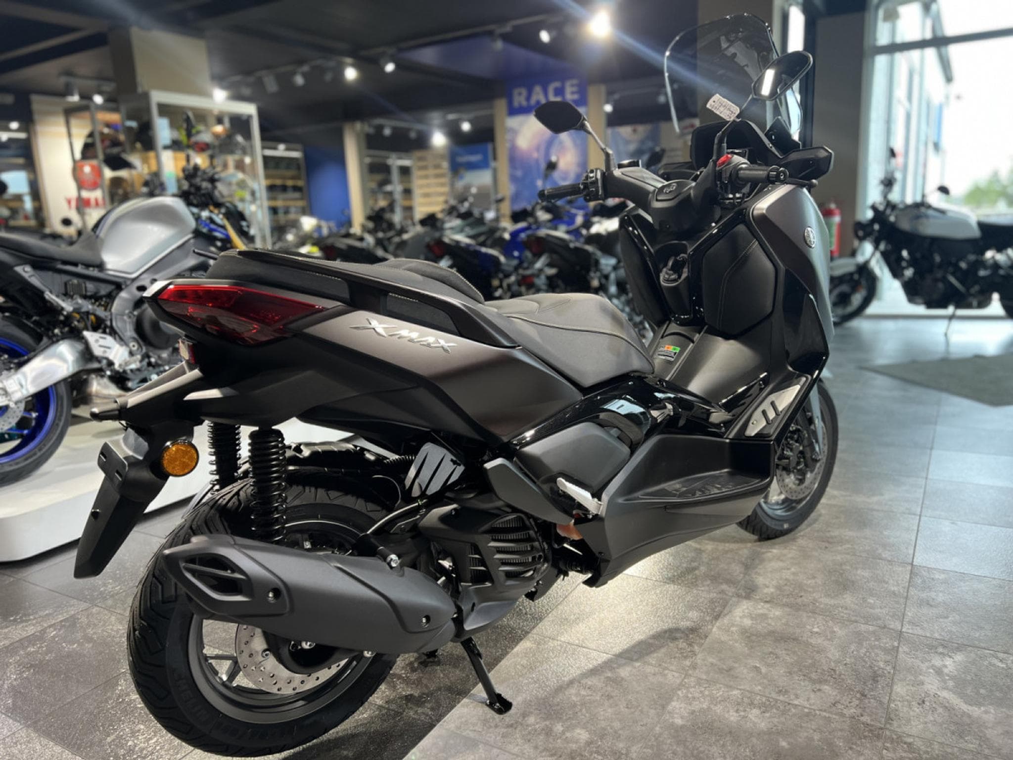Yamaha X-Max TECHMAX + (2026) - Photo 3