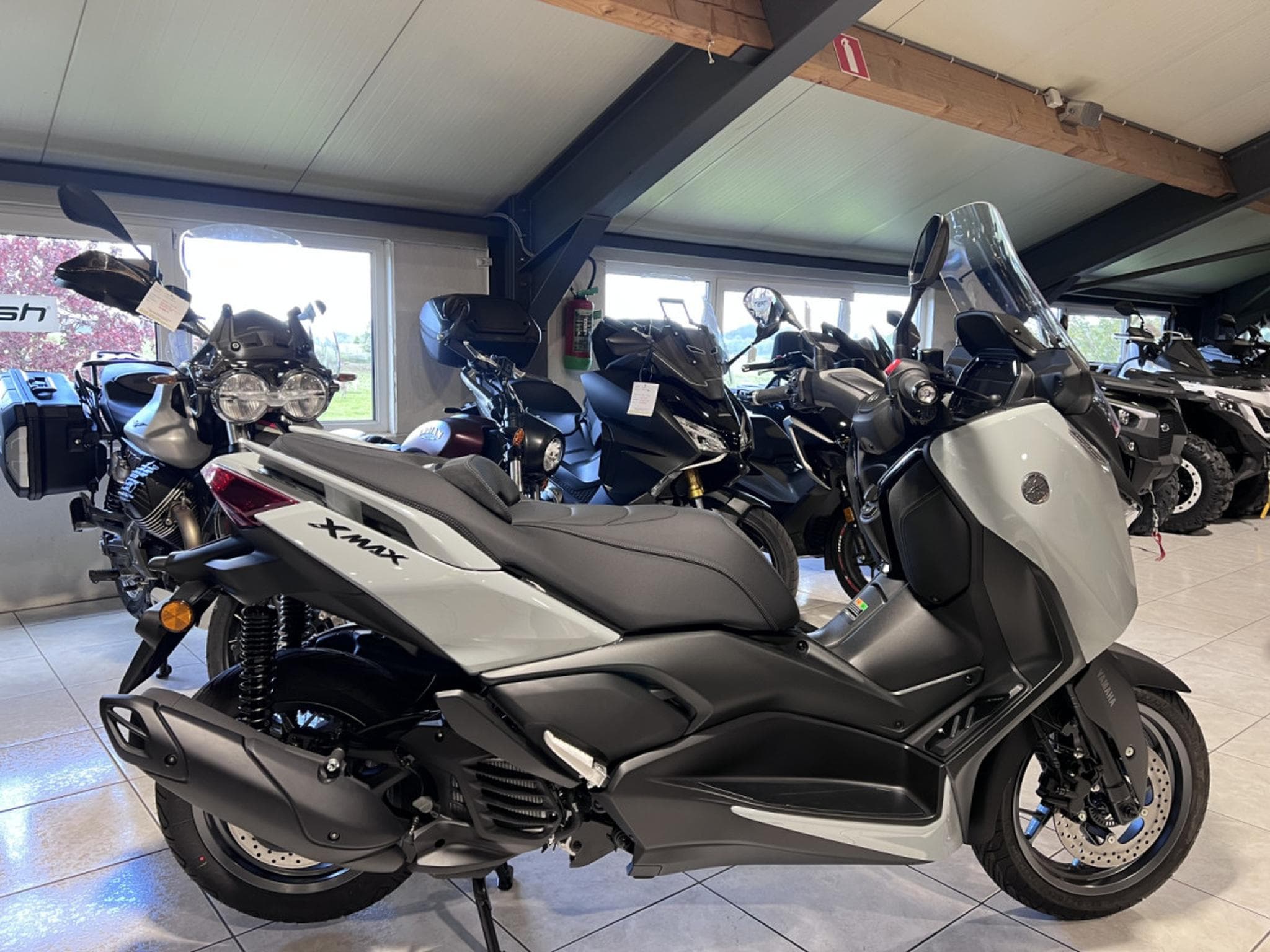 Yamaha X-Max TECH MAX + (2026) - Photo 1