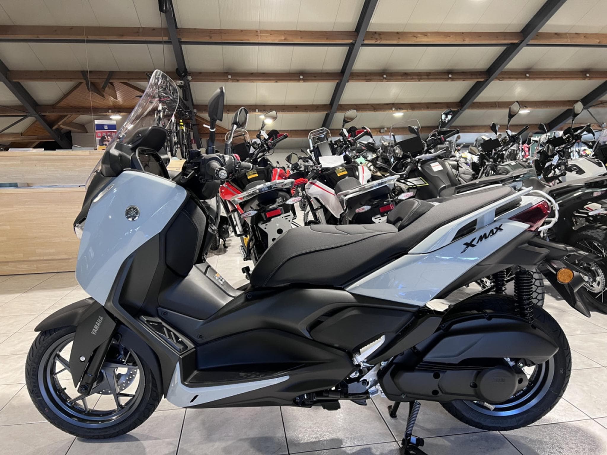 Yamaha X-Max TECH MAX + (2026) - Photo 4