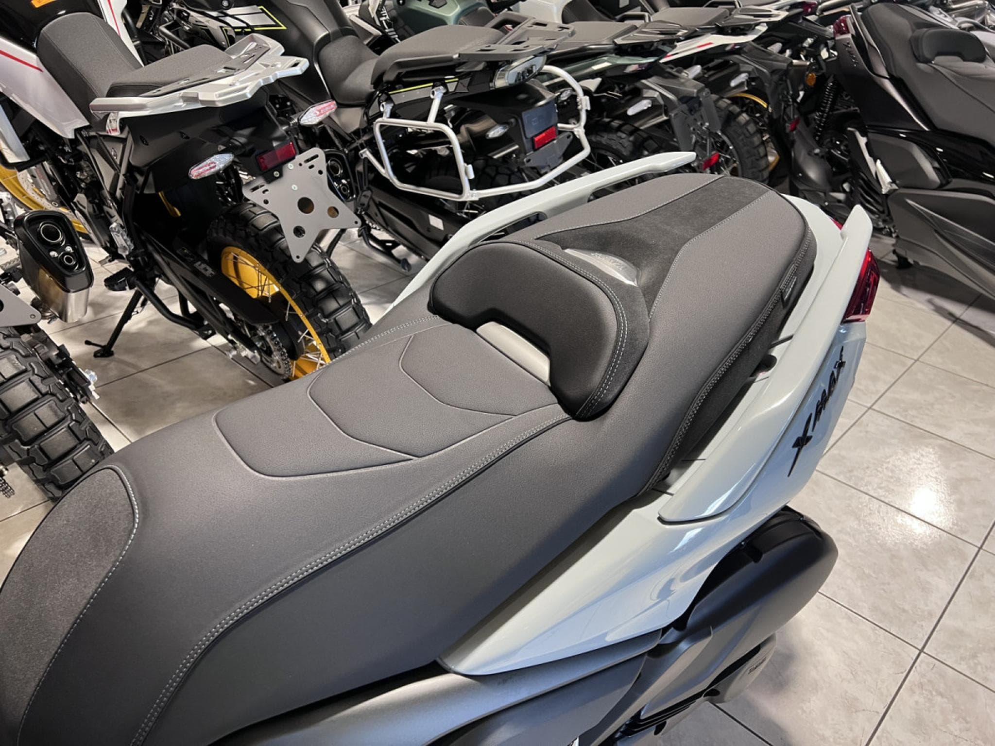 Yamaha X-Max TECH MAX + (2026) - Photo 6