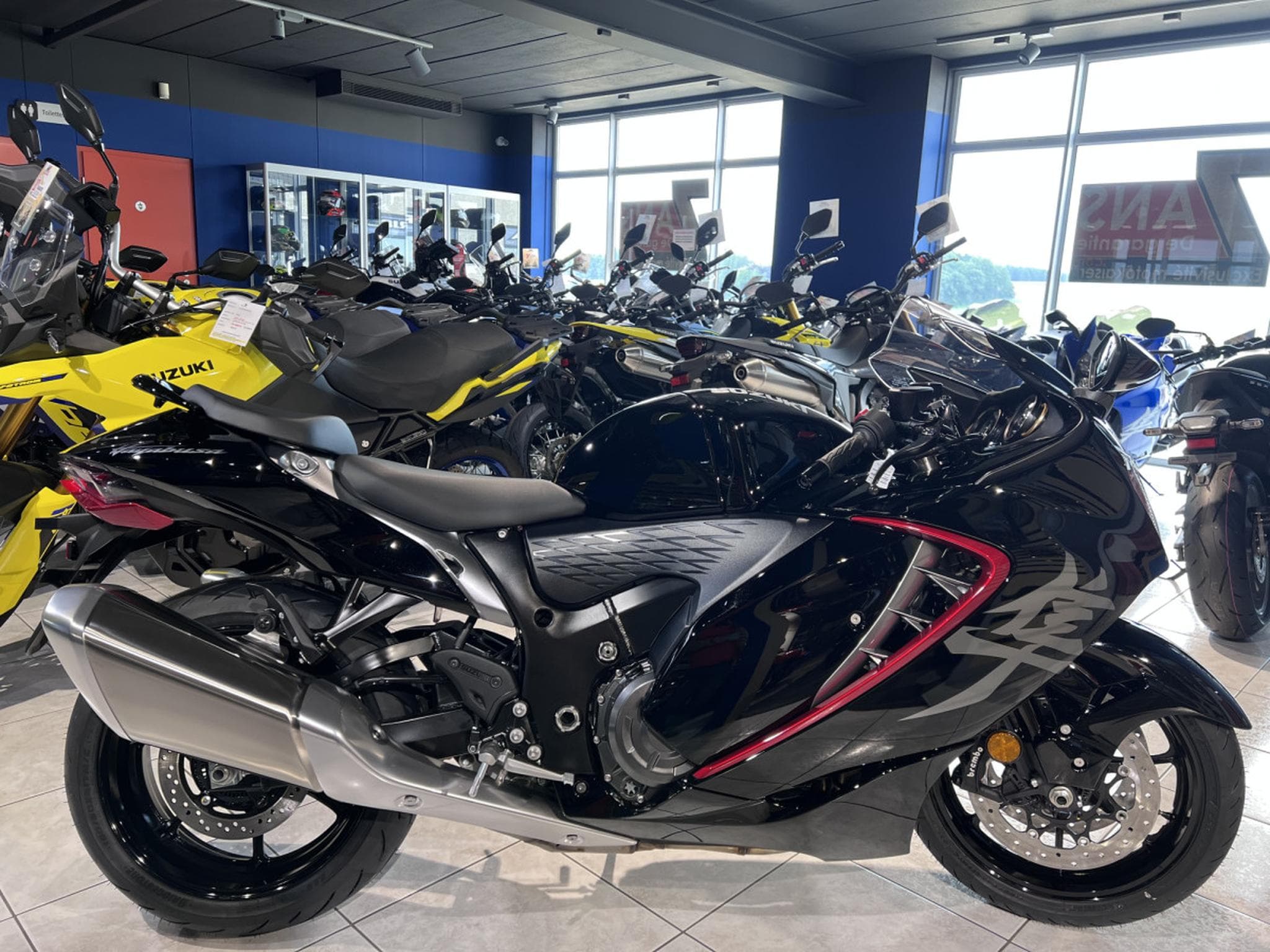 Suzuki Hayabusa 1300 (2026) - Photo 1