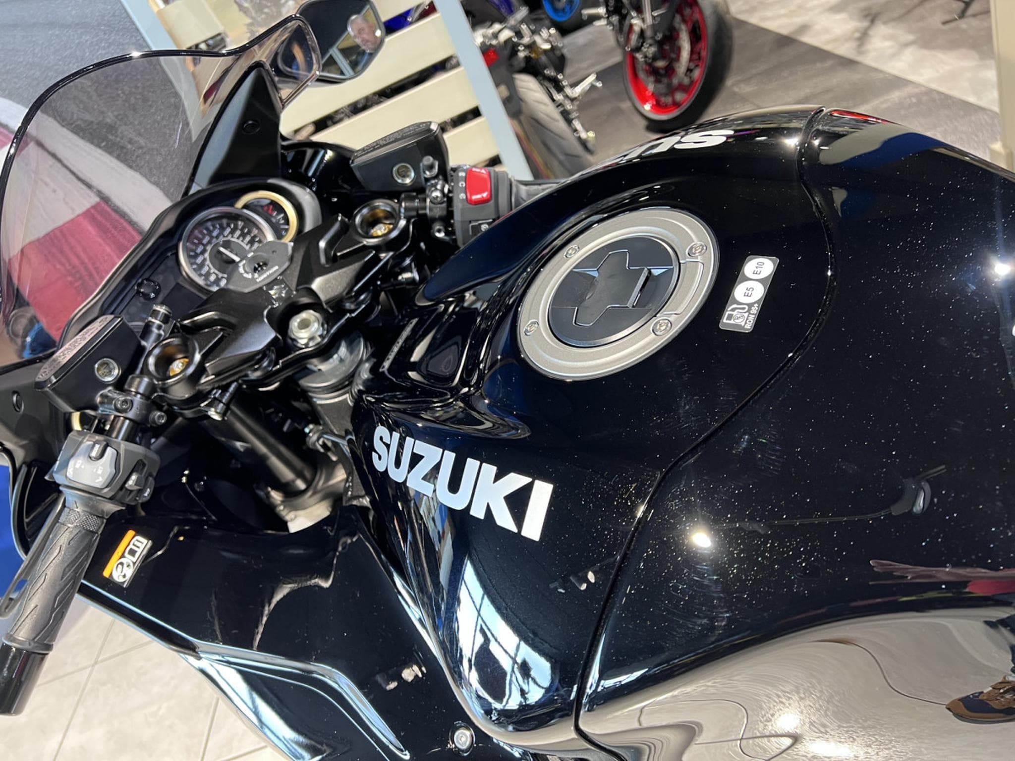 Suzuki Hayabusa 1300 (2026) - Photo 5