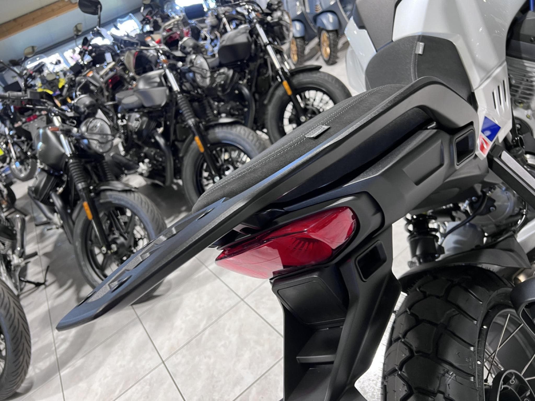 Moto Guzzi Stelvio PFF Rider Assistance Solution 1000  Duecento Tributo (2026) - Photo 5