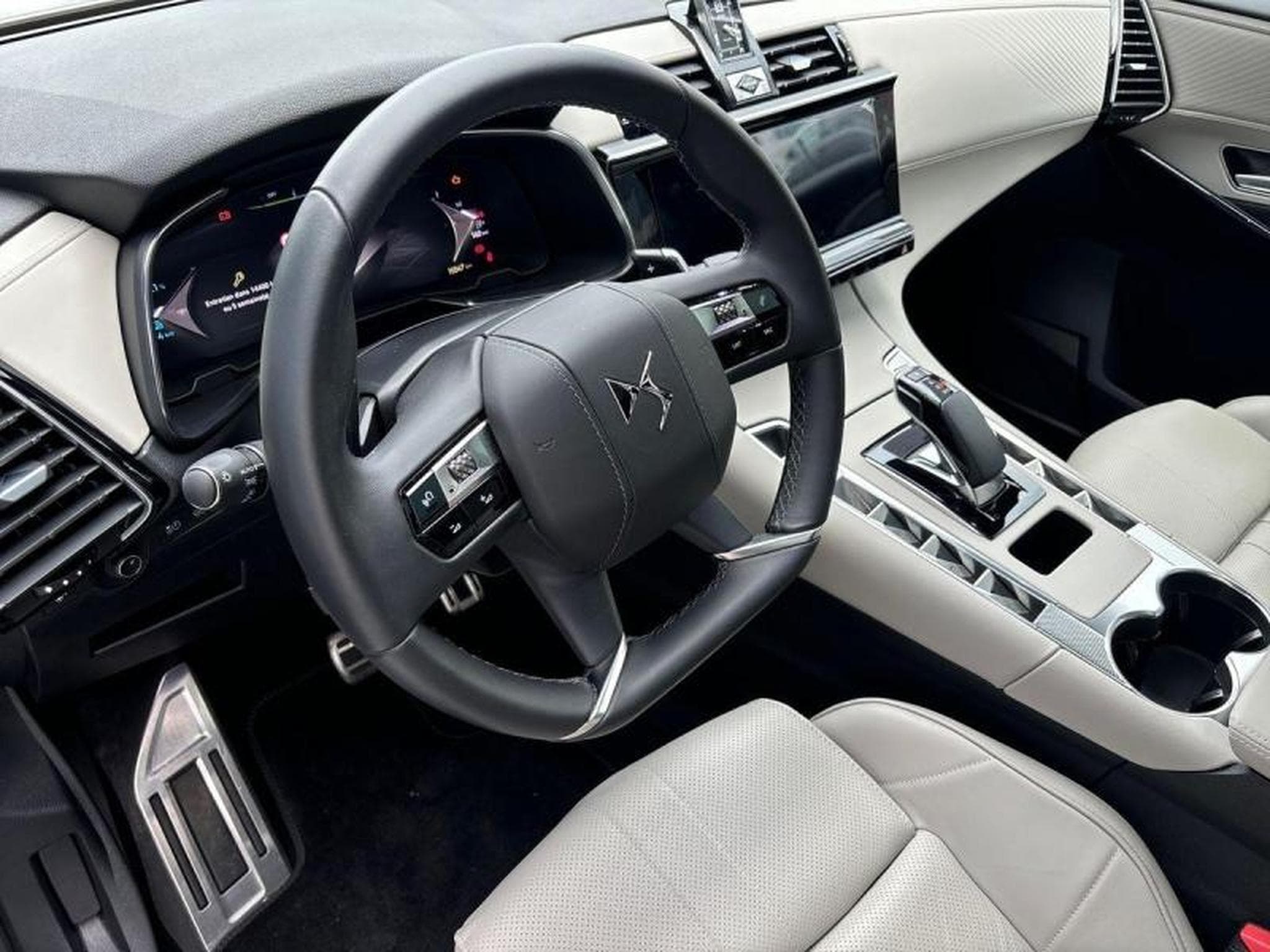 DS Automobiles DS7 E-TENSE 4x4 360ch Opera (2024) - Photo 7