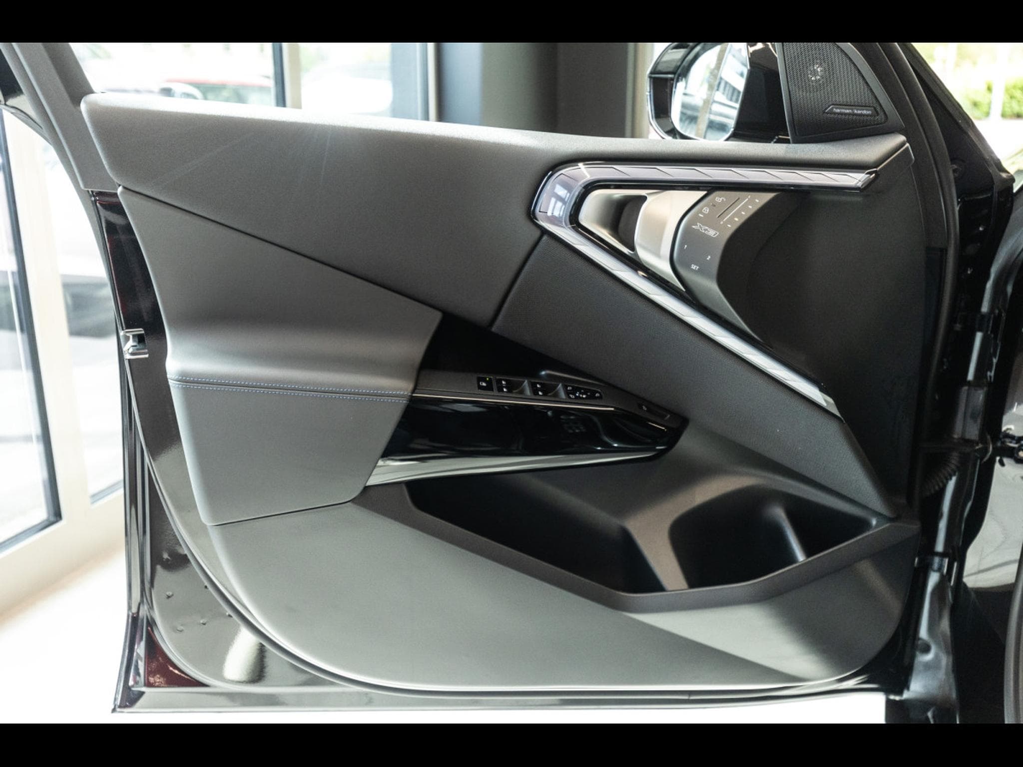 BMW X3 I XDRIVE (G45) STEPTRONIC (398 CH) - BLACK SAPPHIRE METALLIC (2025) - Photo 10