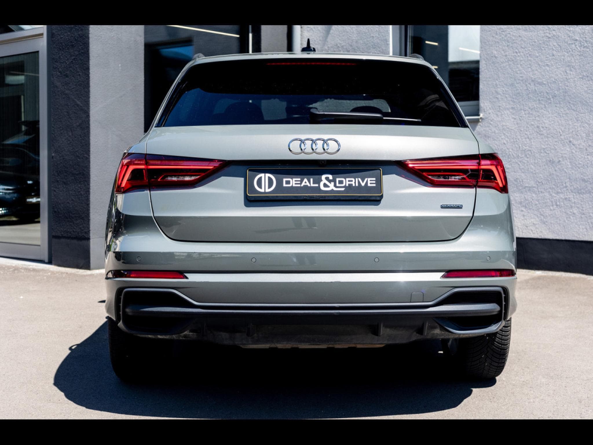 Audi Q3 45 2.0 TFSI (245 CH) QUATTRO S-TRONIC S-LINE - CHRONOS GREY (2021) - Photo 4