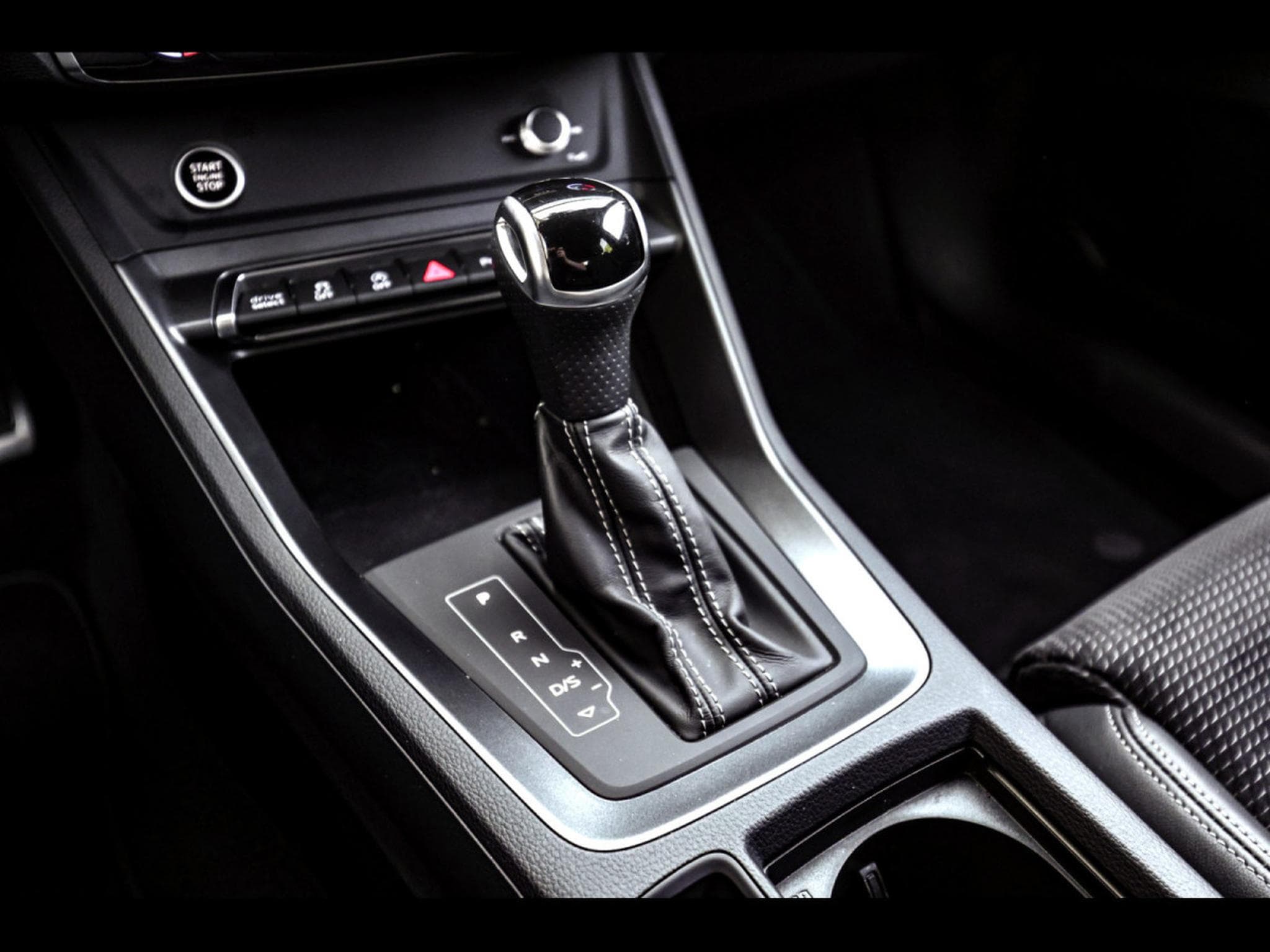 Audi Q3 45 2.0 TFSI (245 CH) QUATTRO S-TRONIC S-LINE - CHRONOS GREY (2021) - Photo 19