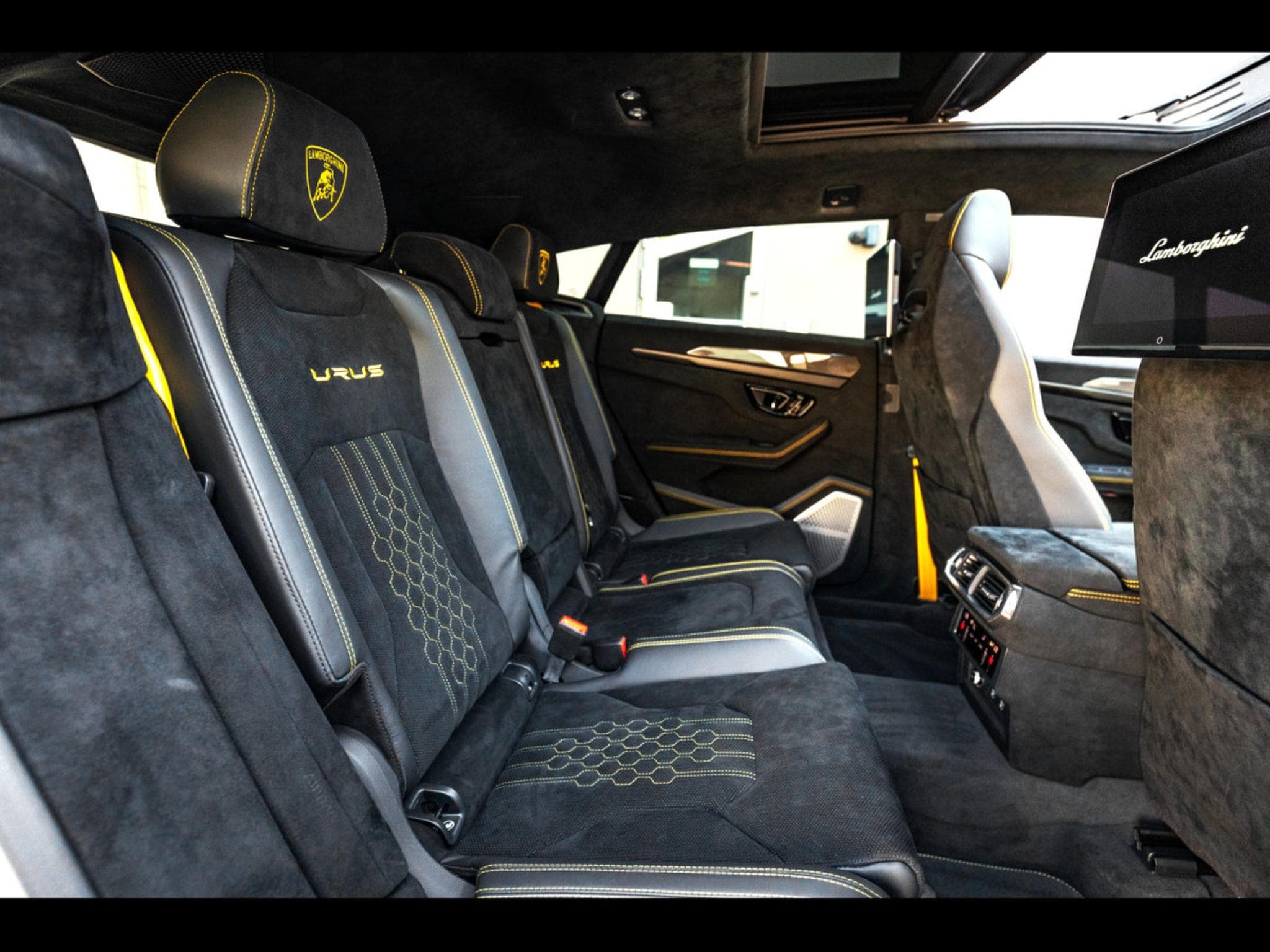 Lamborghini Urus PERFORMANTE 4.0 V8 666 CH - BLU GRIFO MATT - AD PERSONAM - A (2025) - Photo 17