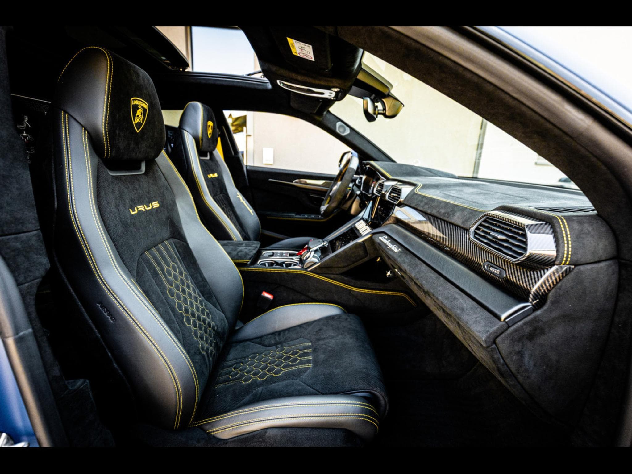 Lamborghini Urus PERFORMANTE 4.0 V8 666 CH - BLU GRIFO MATT - AD PERSONAM - A (2025) - Photo 21