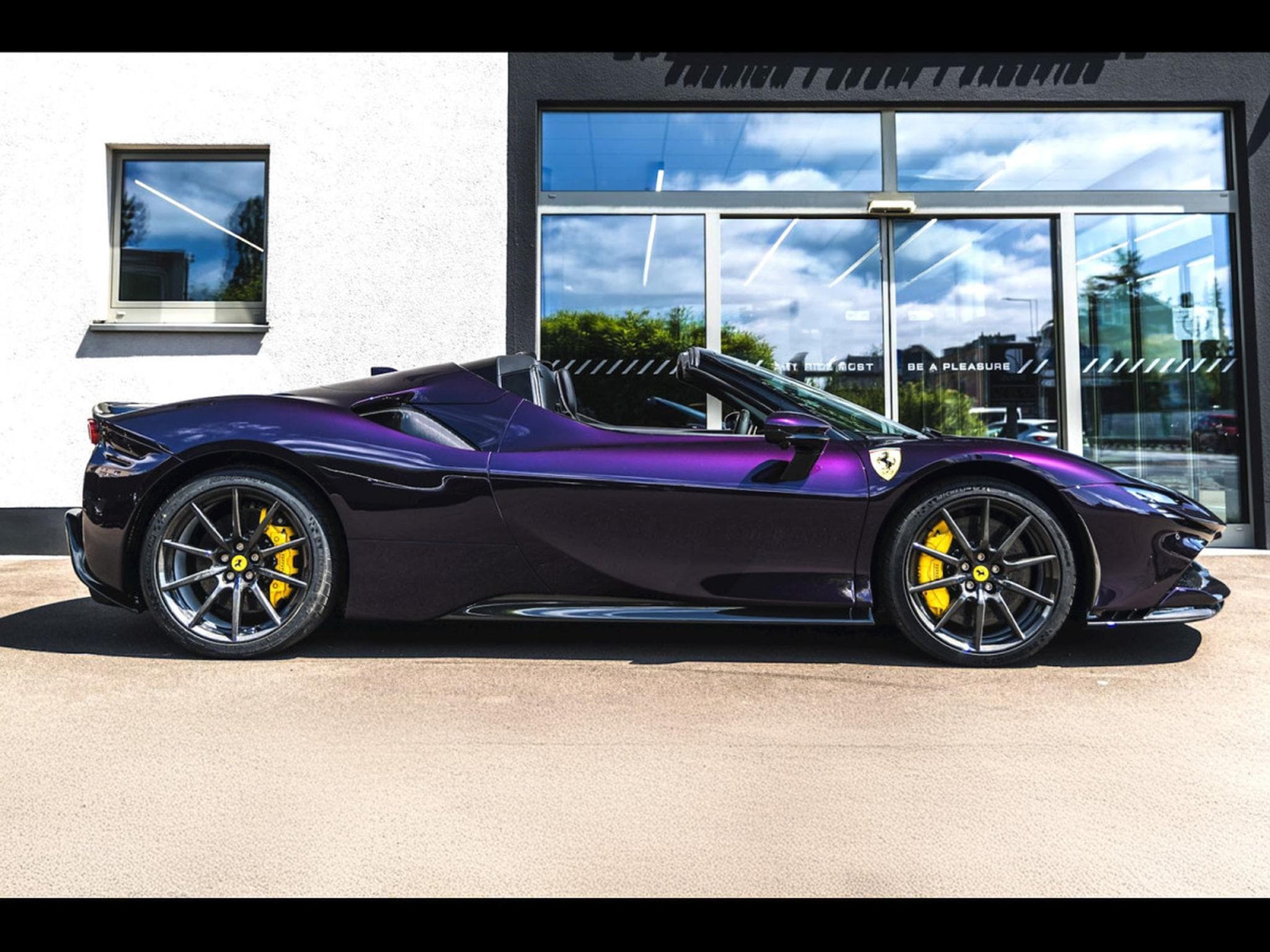 Ferrari SF90 ATELIER°WARRANTY 11/29°VIOLA HK°PPF°IMMAT.FR°RETROFIT (2024) - Photo 6