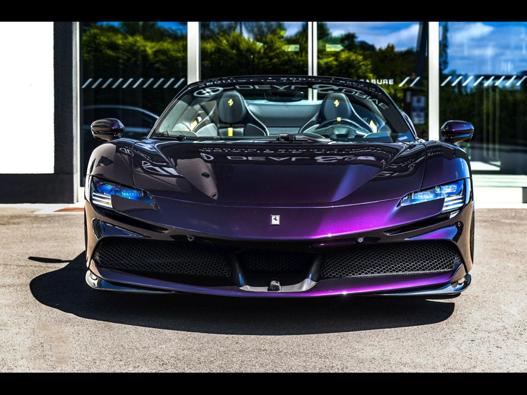 Ferrari SF90 ATELIER°WARRANTY 11/29°VIOLA HK°PPF°IMMAT.FR°RETROFIT (2024) - Photo 4