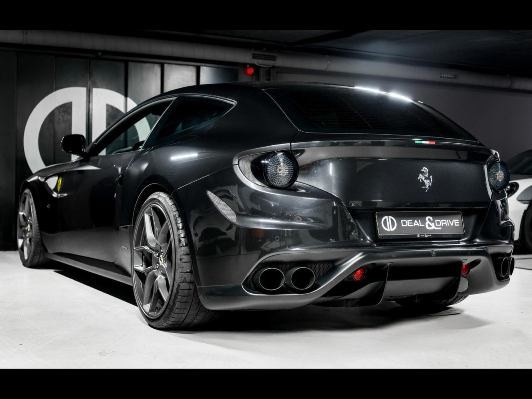 Ferrari FF 6.2 V12 4RM (661 CH) - NOVITEC (2013) - Photo 3