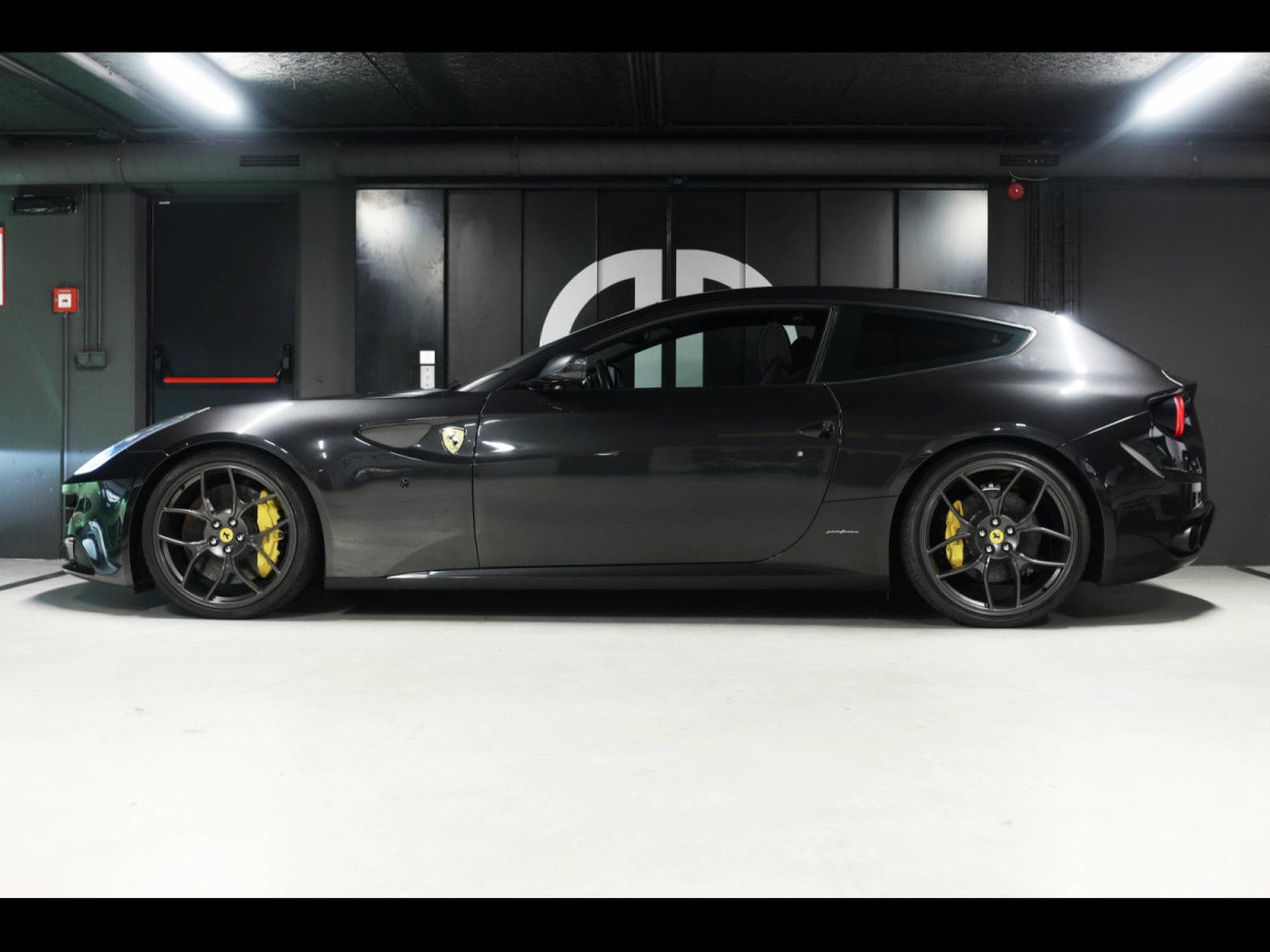 Ferrari FF 6.2 V12 4RM (661 CH) - NOVITEC (2013) - Photo 2