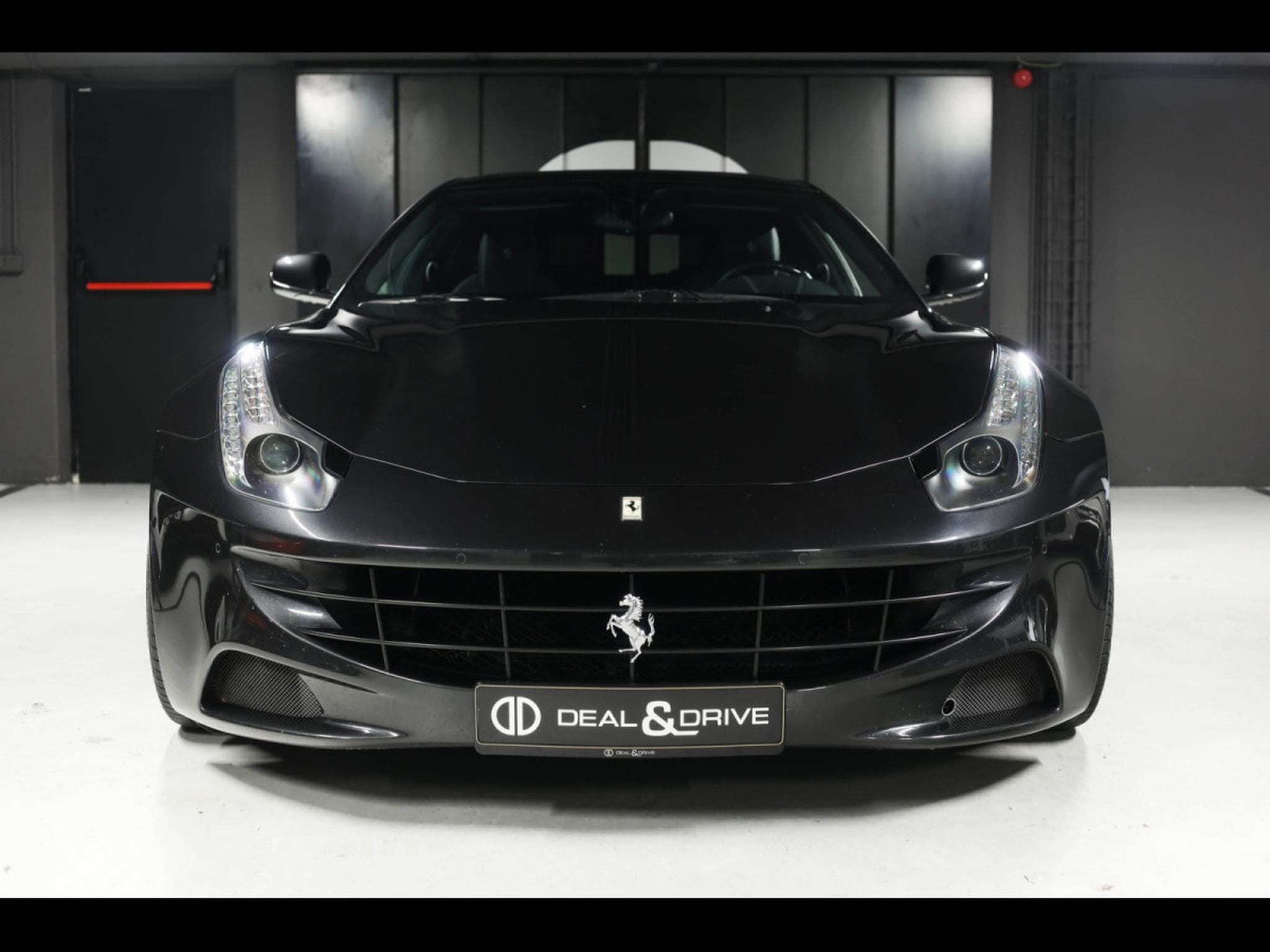 Ferrari FF 6.2 V12 4RM (661 CH) - NOVITEC (2013) - Photo 5