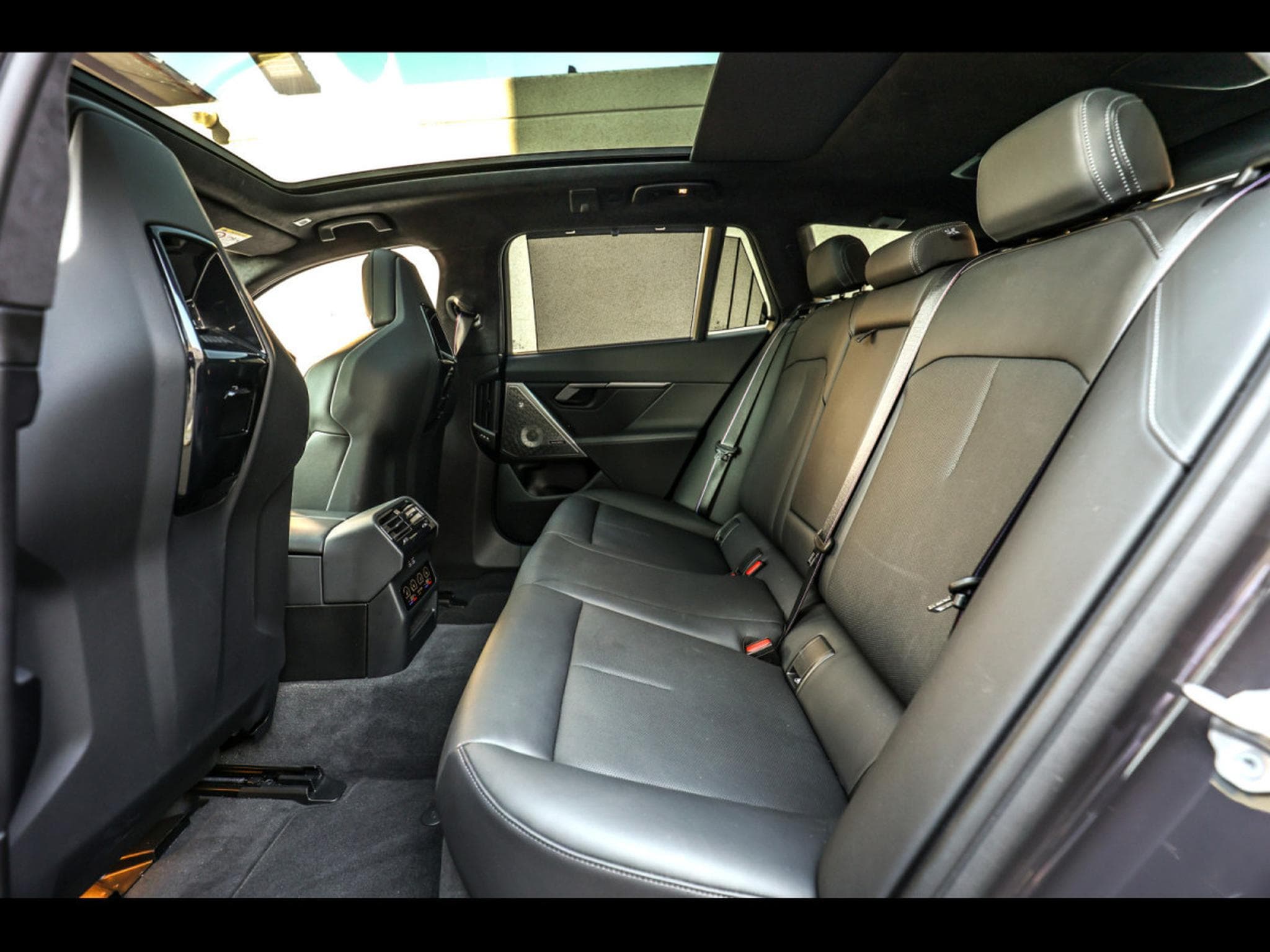 BMW M5 TOURING (G99) - BMW INDIVIDUAL GREY BLACK - PPF - IMMAT FR. (2025) - Photo 11
