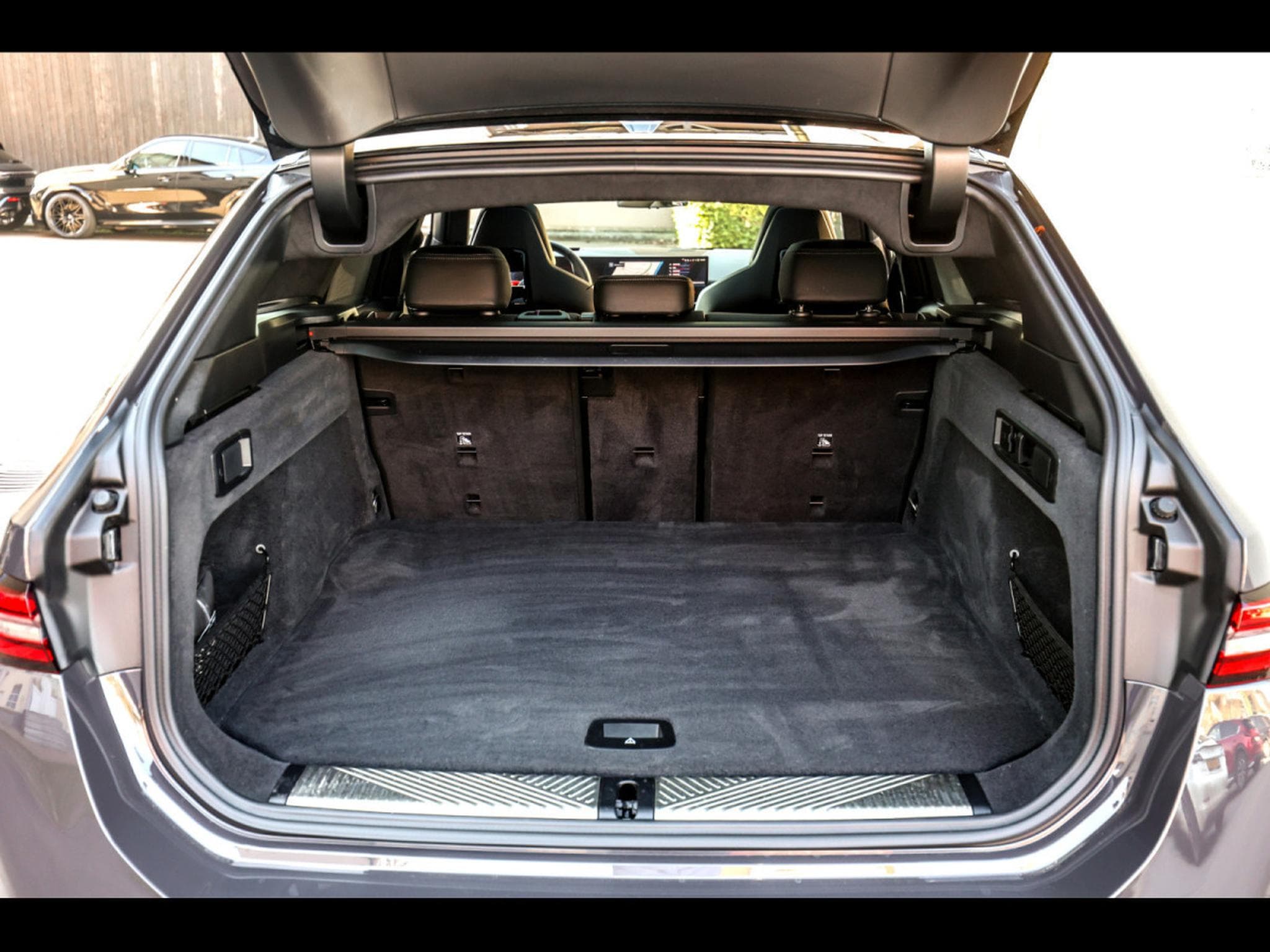 BMW M5 TOURING (G99) - BMW INDIVIDUAL GREY BLACK - PPF - IMMAT FR. (2025) - Photo 17