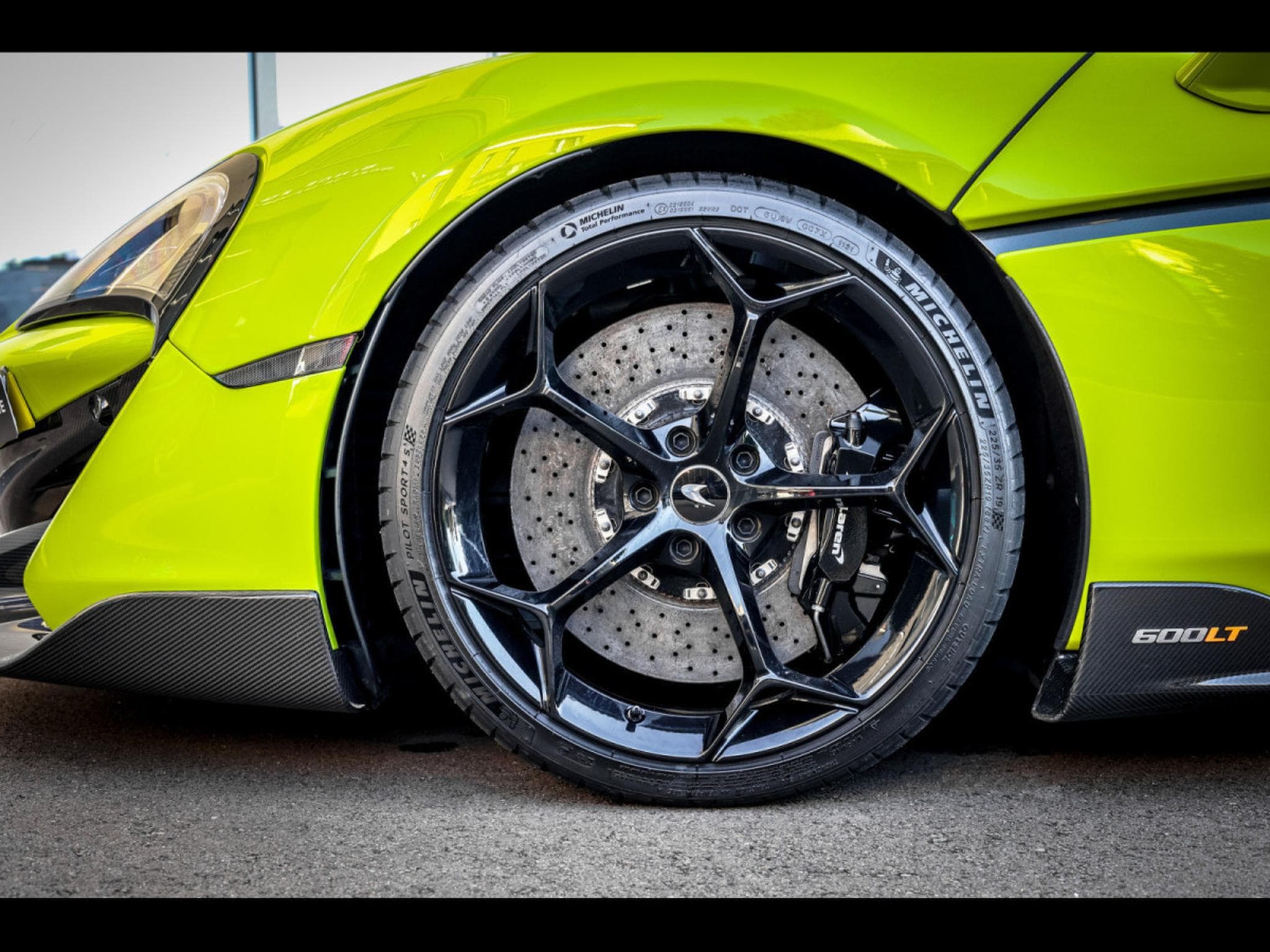 McLaren 600LT 3.8 V8 600 - PPF - LIME GREEN ELITE PAINT (2020) - Photo 6