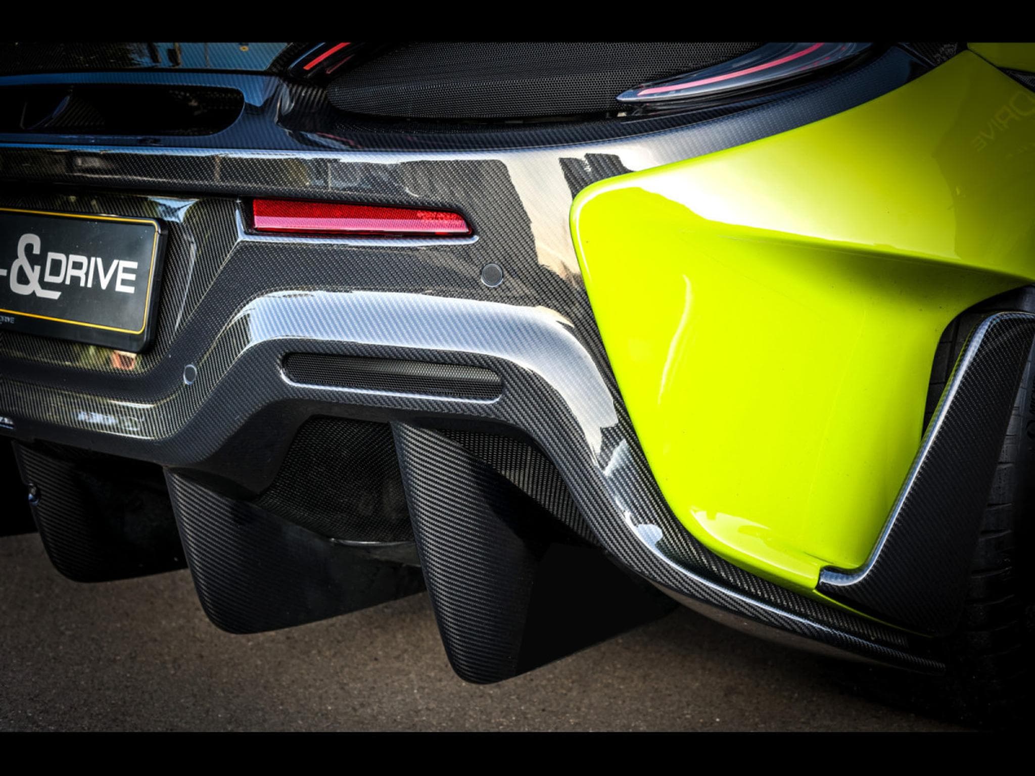 McLaren 600LT 3.8 V8 600 - PPF - LIME GREEN ELITE PAINT (2020) - Photo 19