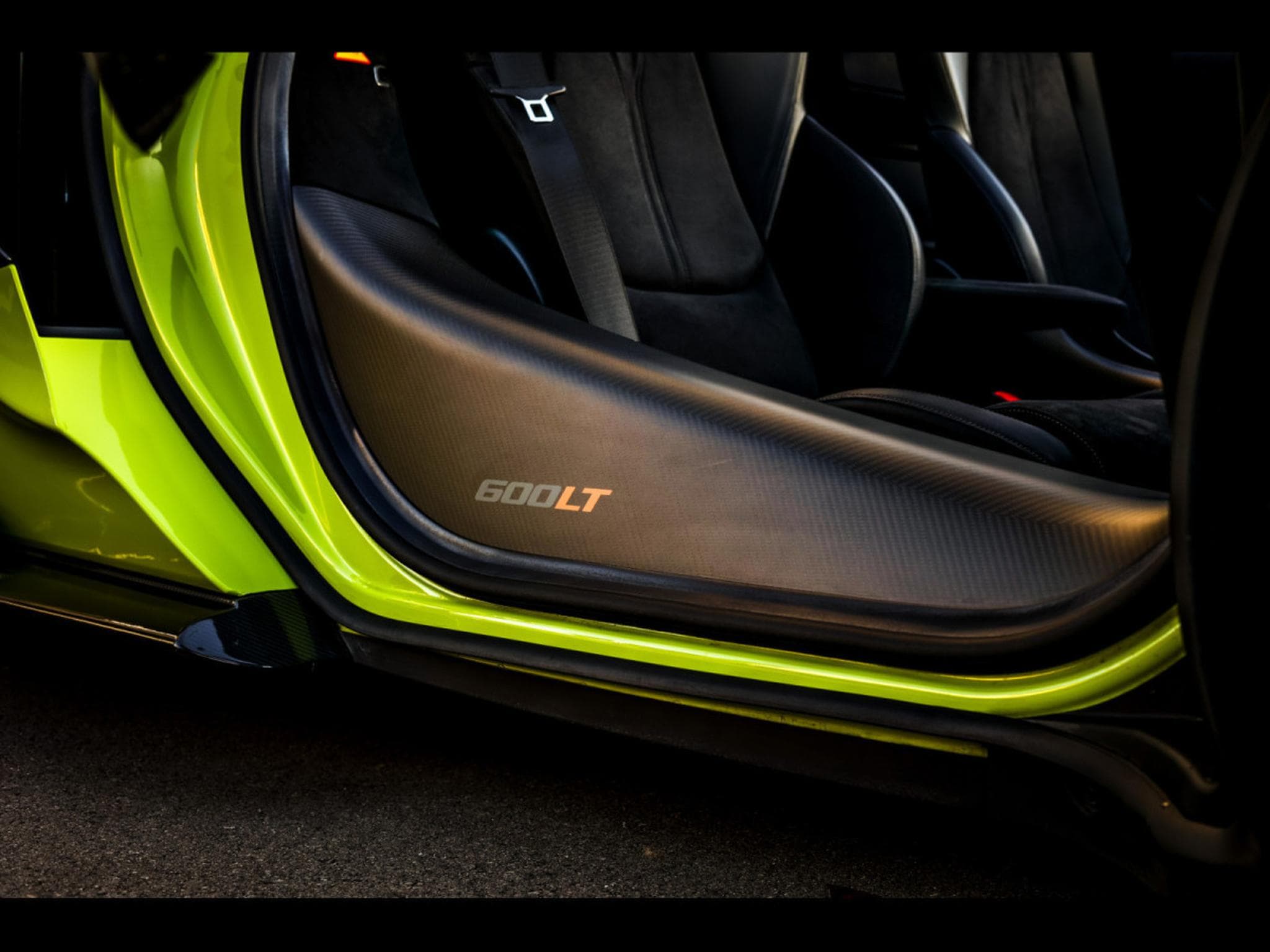 McLaren 600LT 3.8 V8 600 - PPF - LIME GREEN ELITE PAINT (2020) - Photo 18