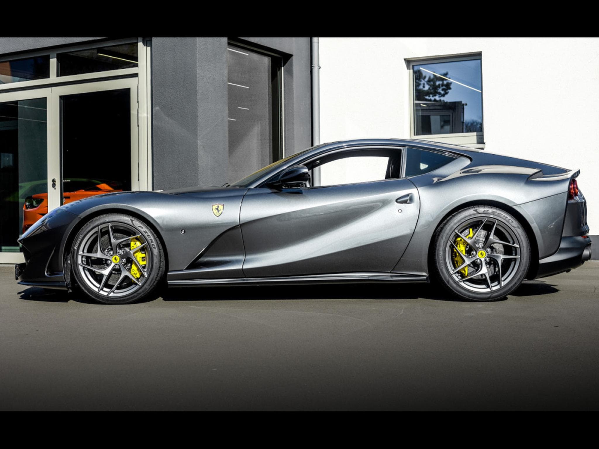 Ferrari 812 Superfast 6.5 V12 - POWER15 02/2027 - GRIGIO SILVERSTONE - P (2018) - Photo 2