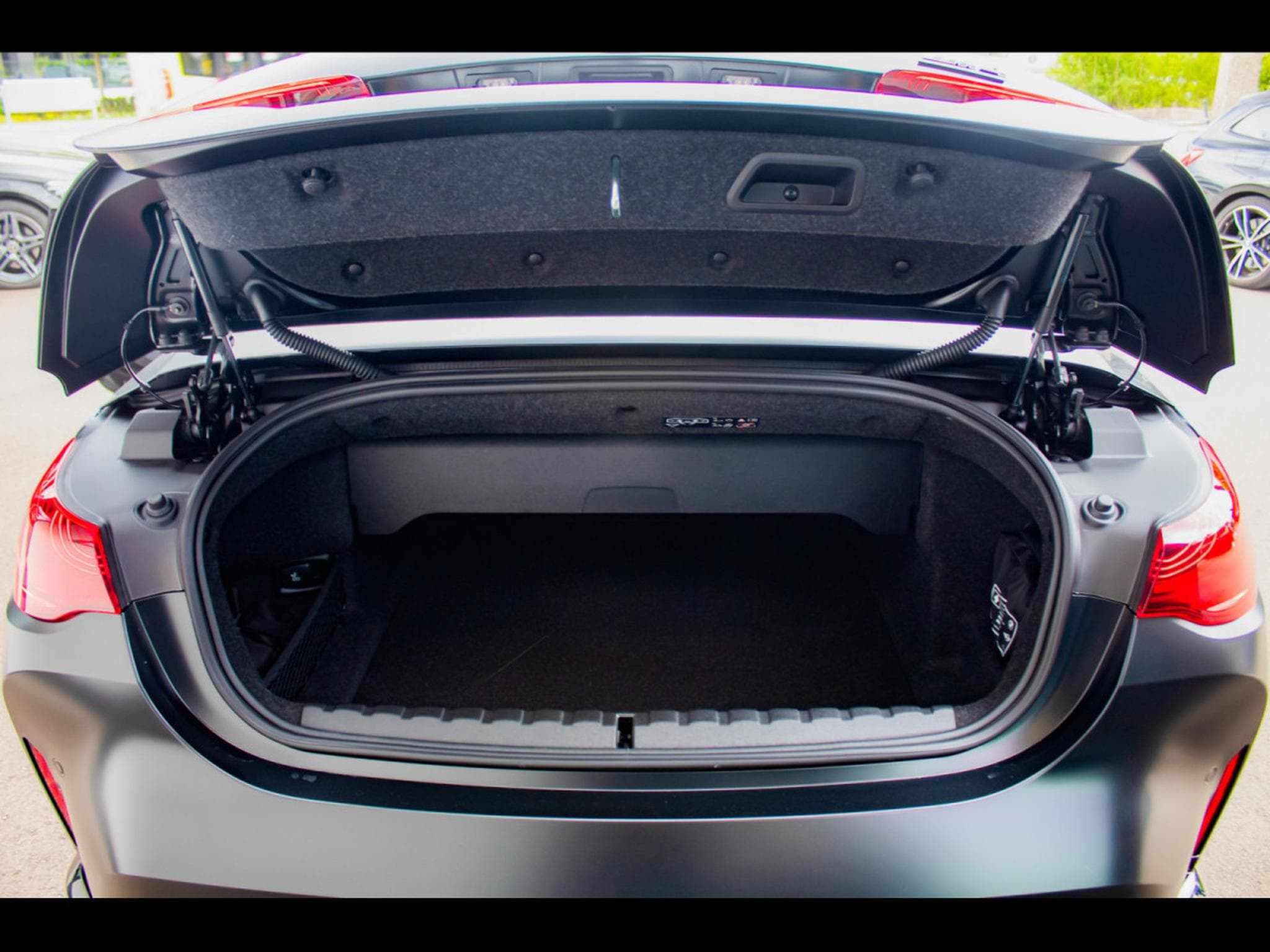 BMW M4 COMPETITION M XDRIVE CABRIOLET (530 CH) - BMW INDIVIDUAL FRO (2024) - Photo 18