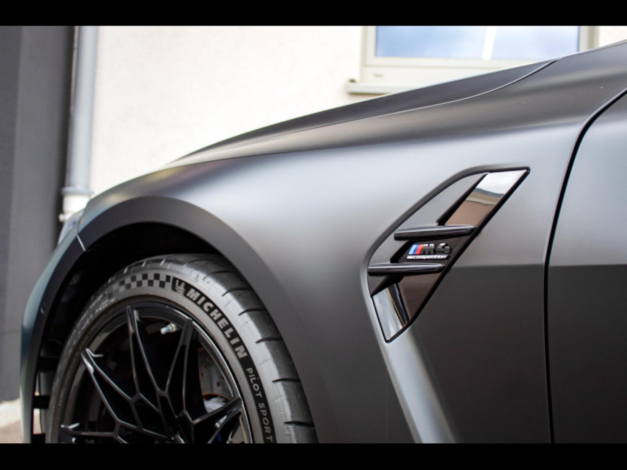 BMW M4 COMPETITION M XDRIVE CABRIOLET (530 CH) - BMW INDIVIDUAL FRO (2024) - Photo 19