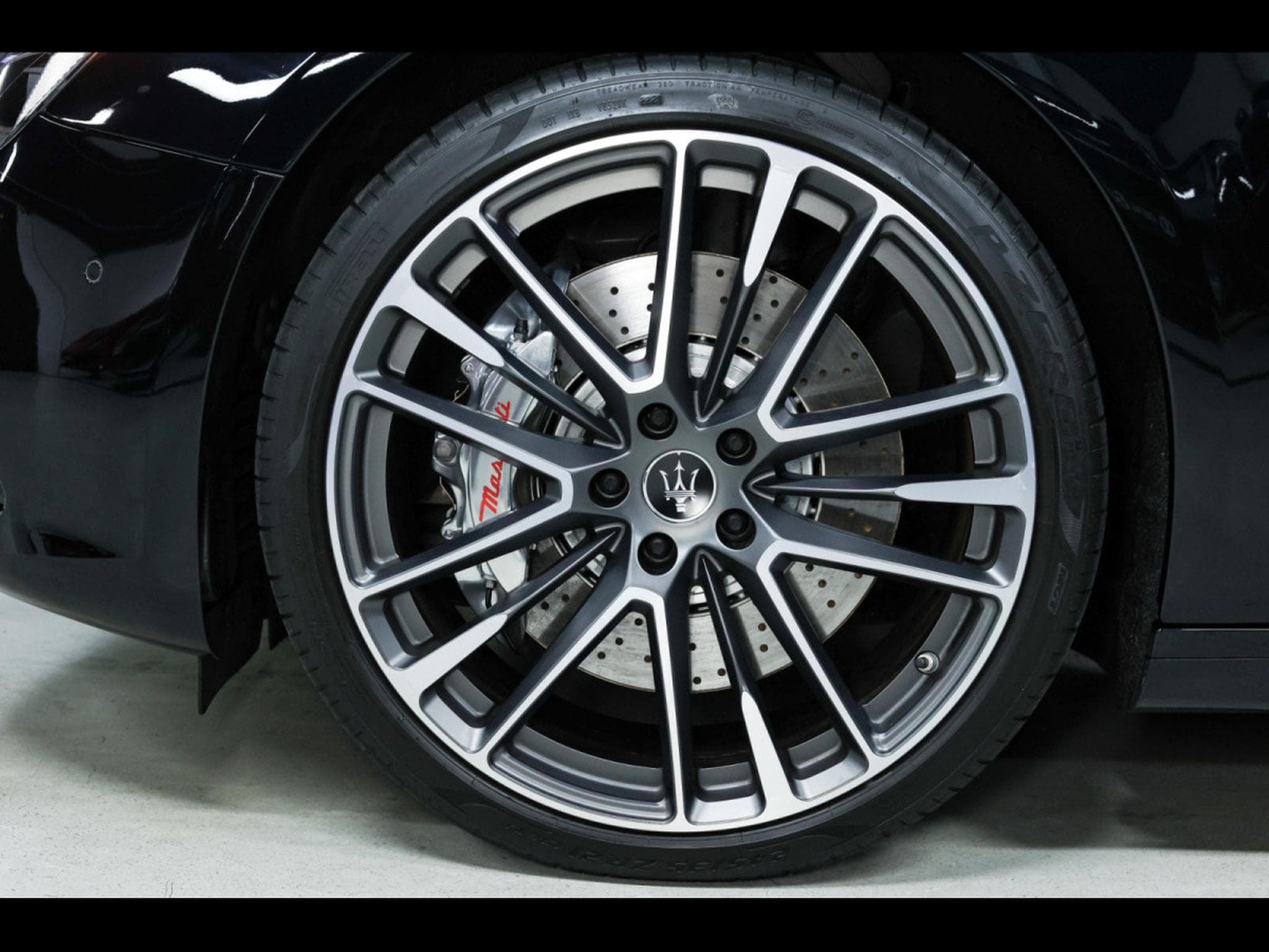 Maserati Ghibli TROFEO 3.8 V8 RWD (580 CH) - CARBON PACK INT / EXT (2023) - Photo 8