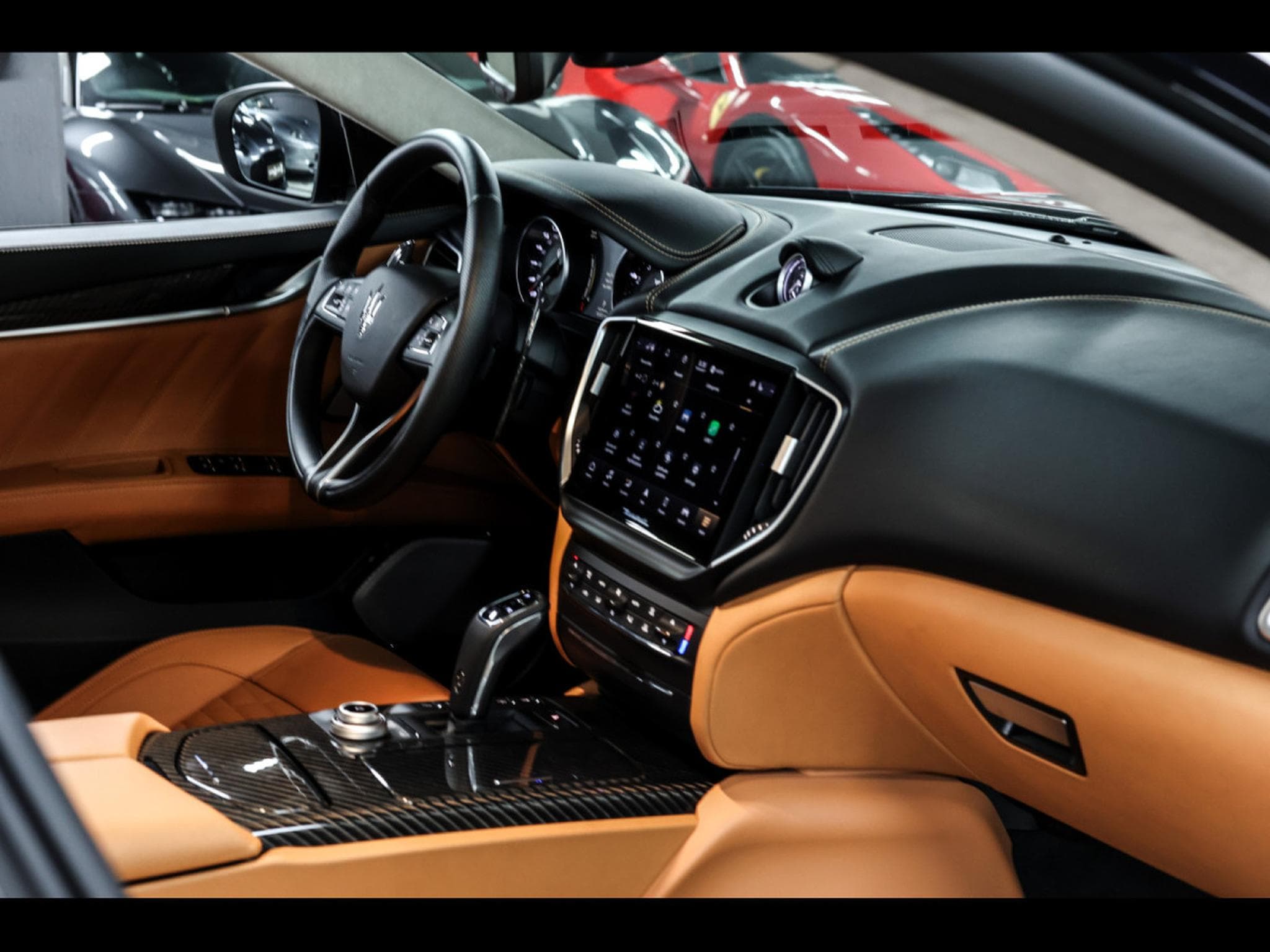 Maserati Ghibli TROFEO 3.8 V8 RWD (580 CH) - CARBON PACK INT / EXT (2023) - Photo 15
