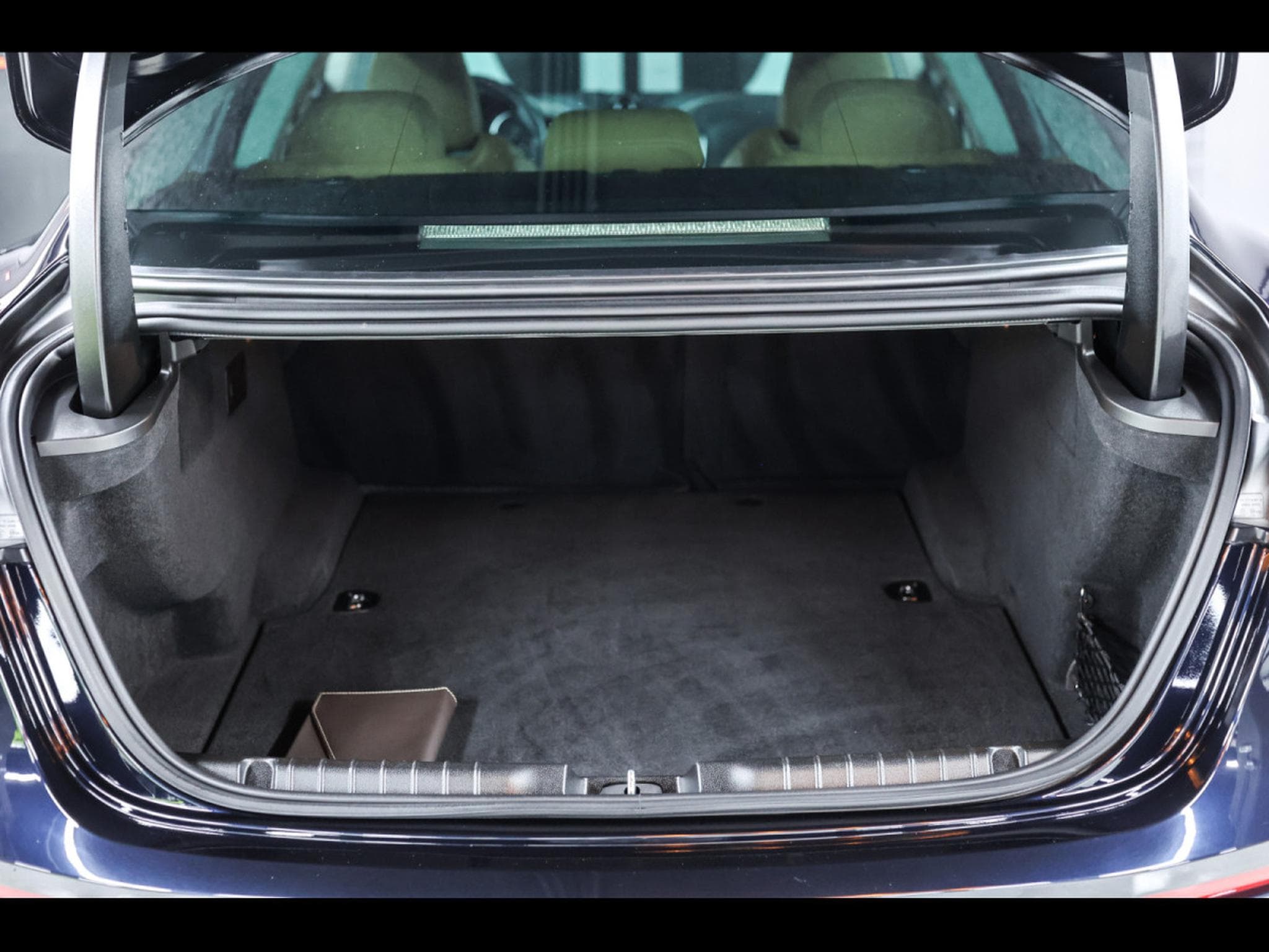 Maserati Ghibli TROFEO 3.8 V8 RWD (580 CH) - CARBON PACK INT / EXT (2023) - Photo 17