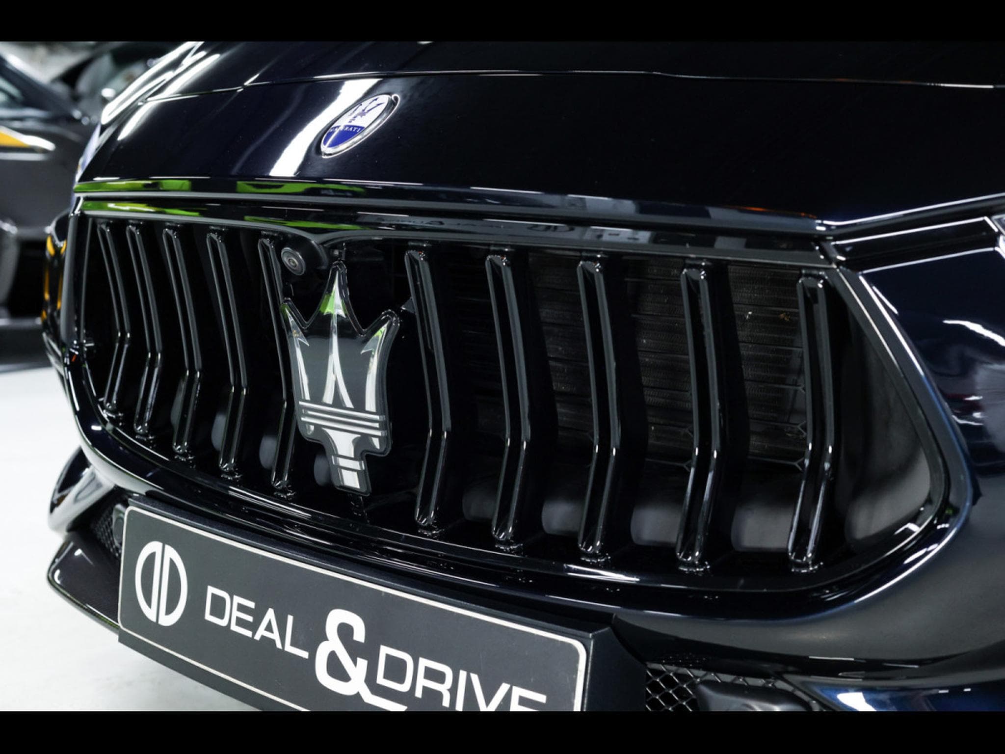 Maserati Ghibli TROFEO 3.8 V8 RWD (580 CH) - CARBON PACK INT / EXT (2023) - Photo 21