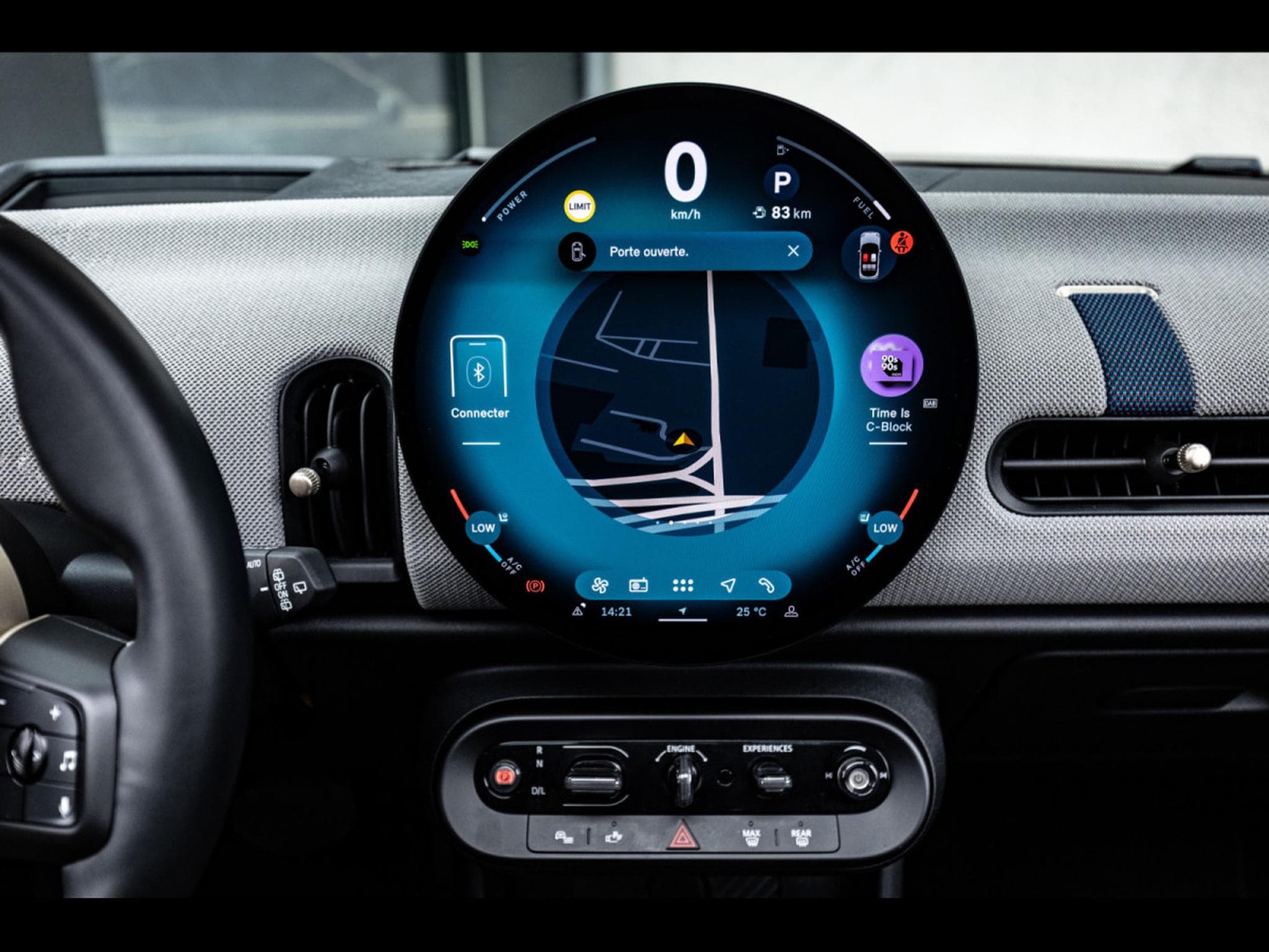 Mini Cooper S 5 PORTES AUTO FAVOURED TRIM - PACK XL - MELTING SILVER III (2025) - Photo 20