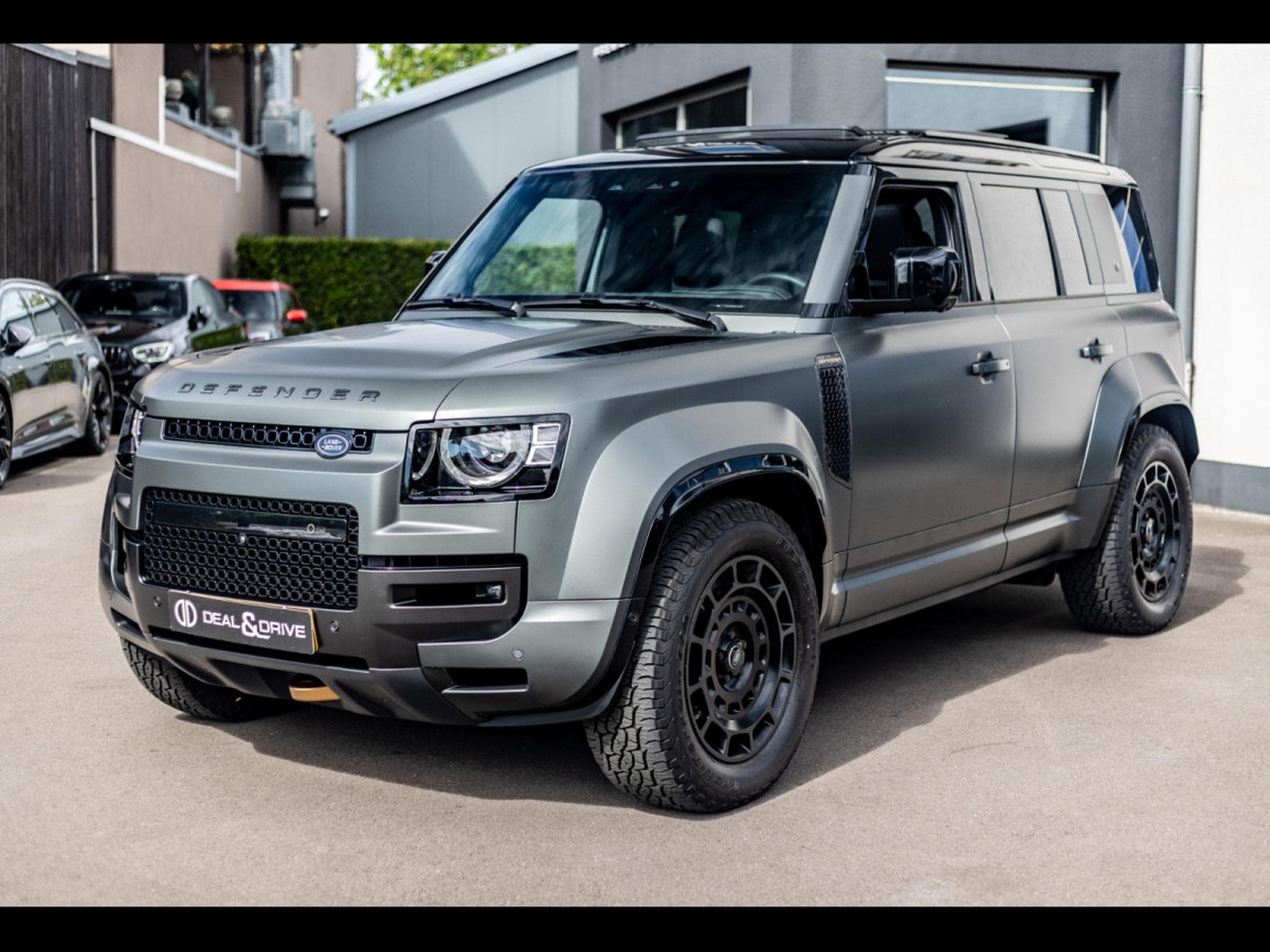 Land-Rover Defender 110 V8 P635 MHEV OCTA AWD EDITION ONE - FAROE GREEN - FULL S (2025) - Photo 6