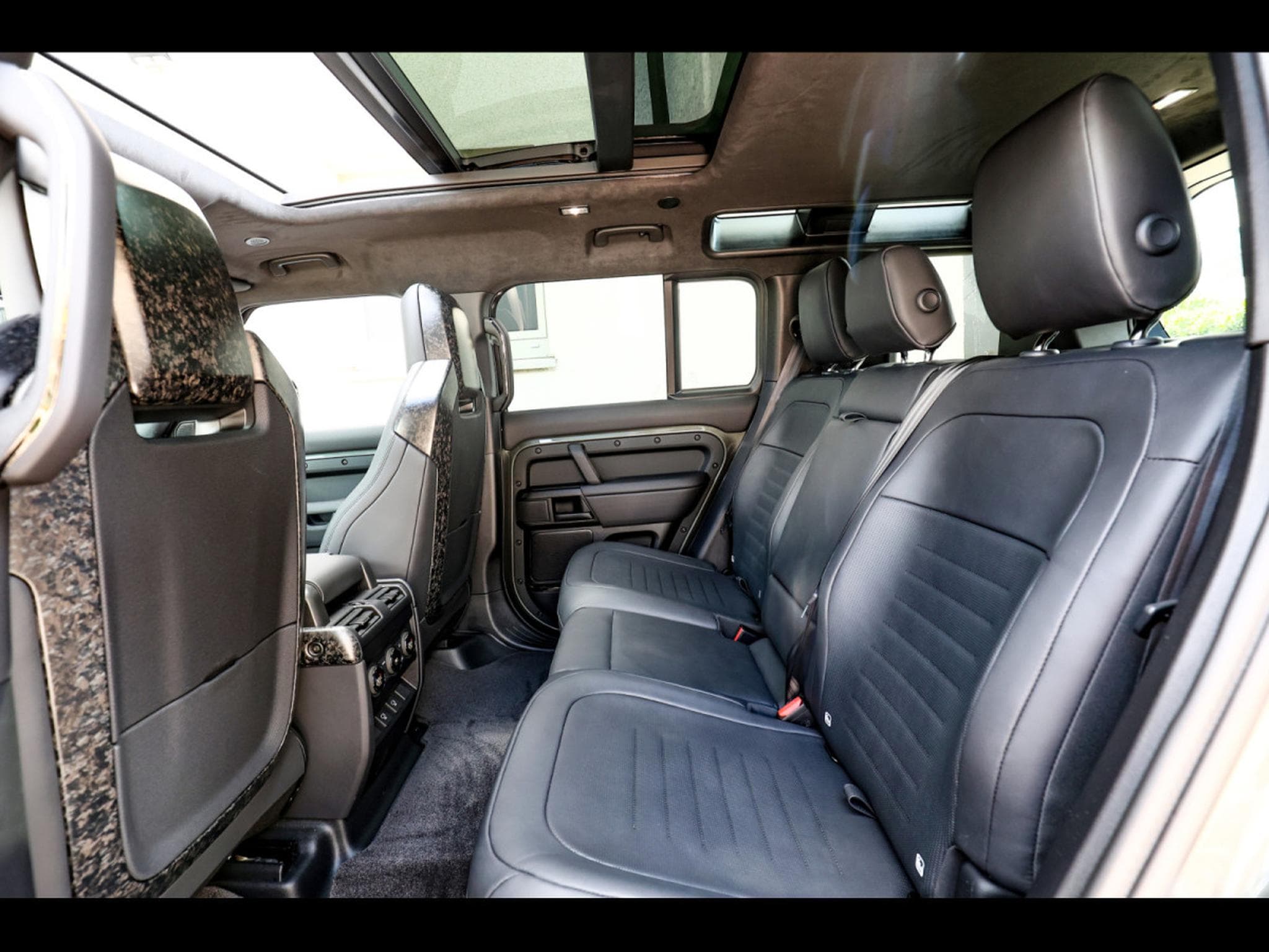Land-Rover Defender 110 V8 P635 MHEV OCTA AWD EDITION ONE - FAROE GREEN - FULL S (2025) - Photo 13