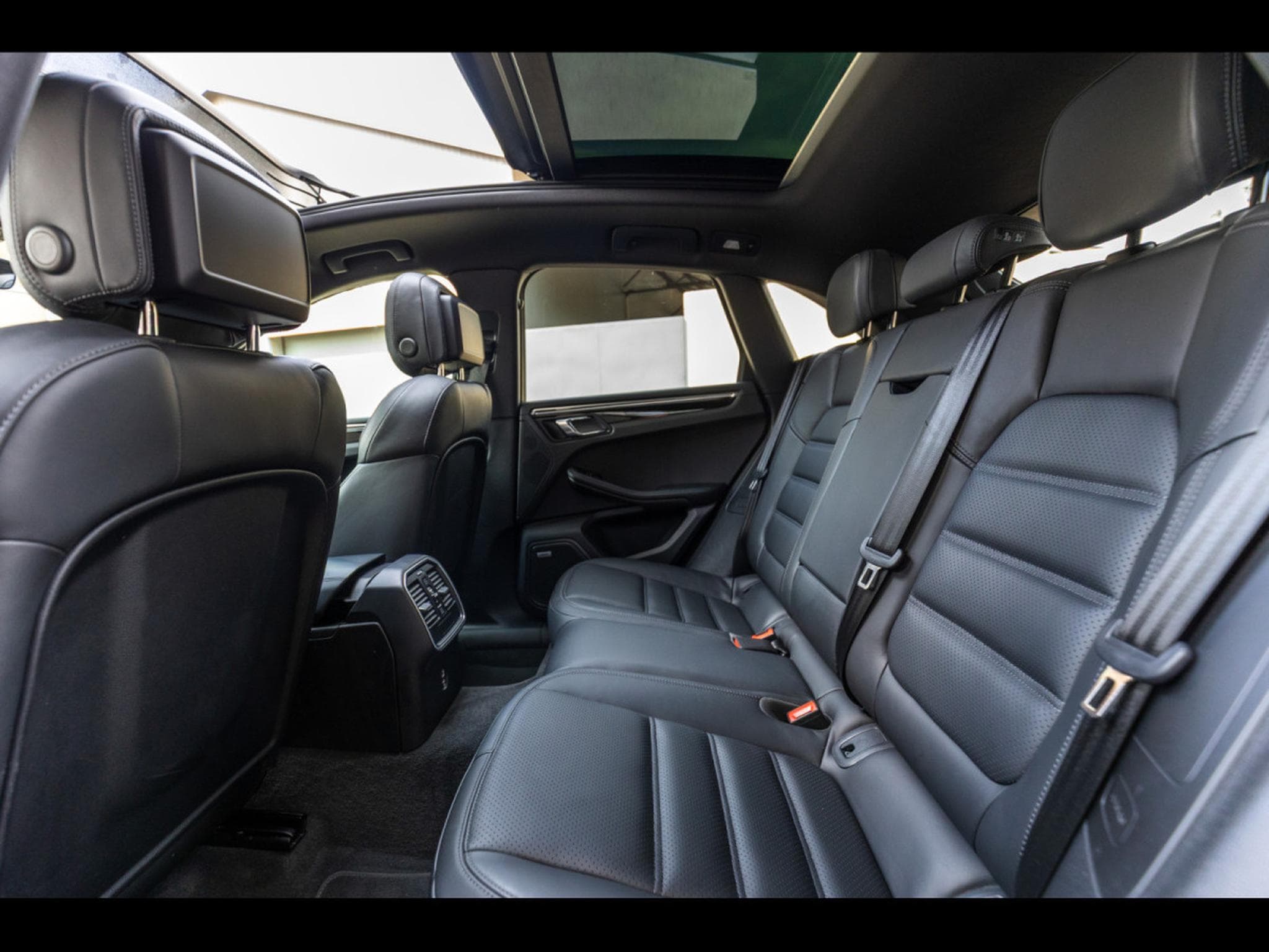 Porsche Macan II 3.0 S PDK (354 CH) - JET BLACK METALLIC (2020) - Photo 12
