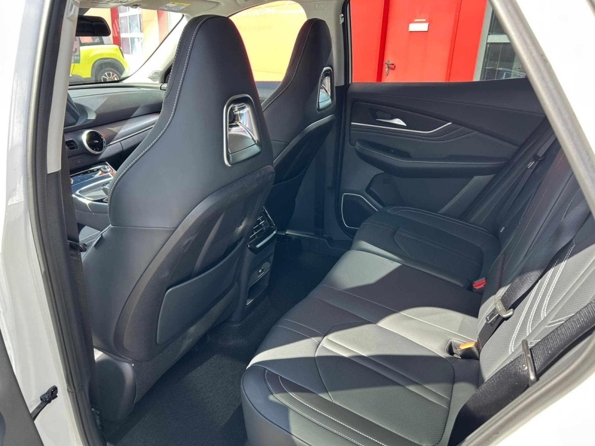 Forthing T5 EVO 1.5 HEV  1.5 FULL HYBRID (2026) - Photo 16