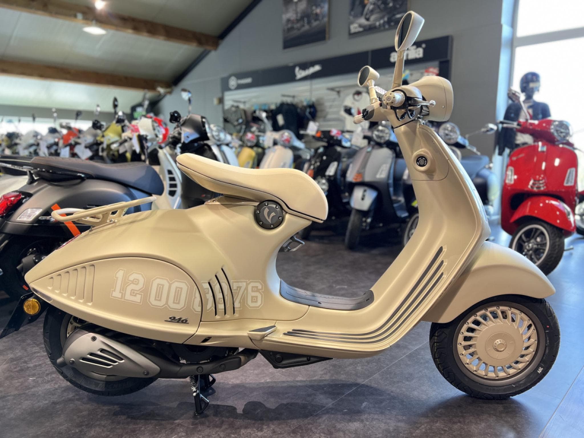Vespa 946 DRAGON (2026) - Photo 1