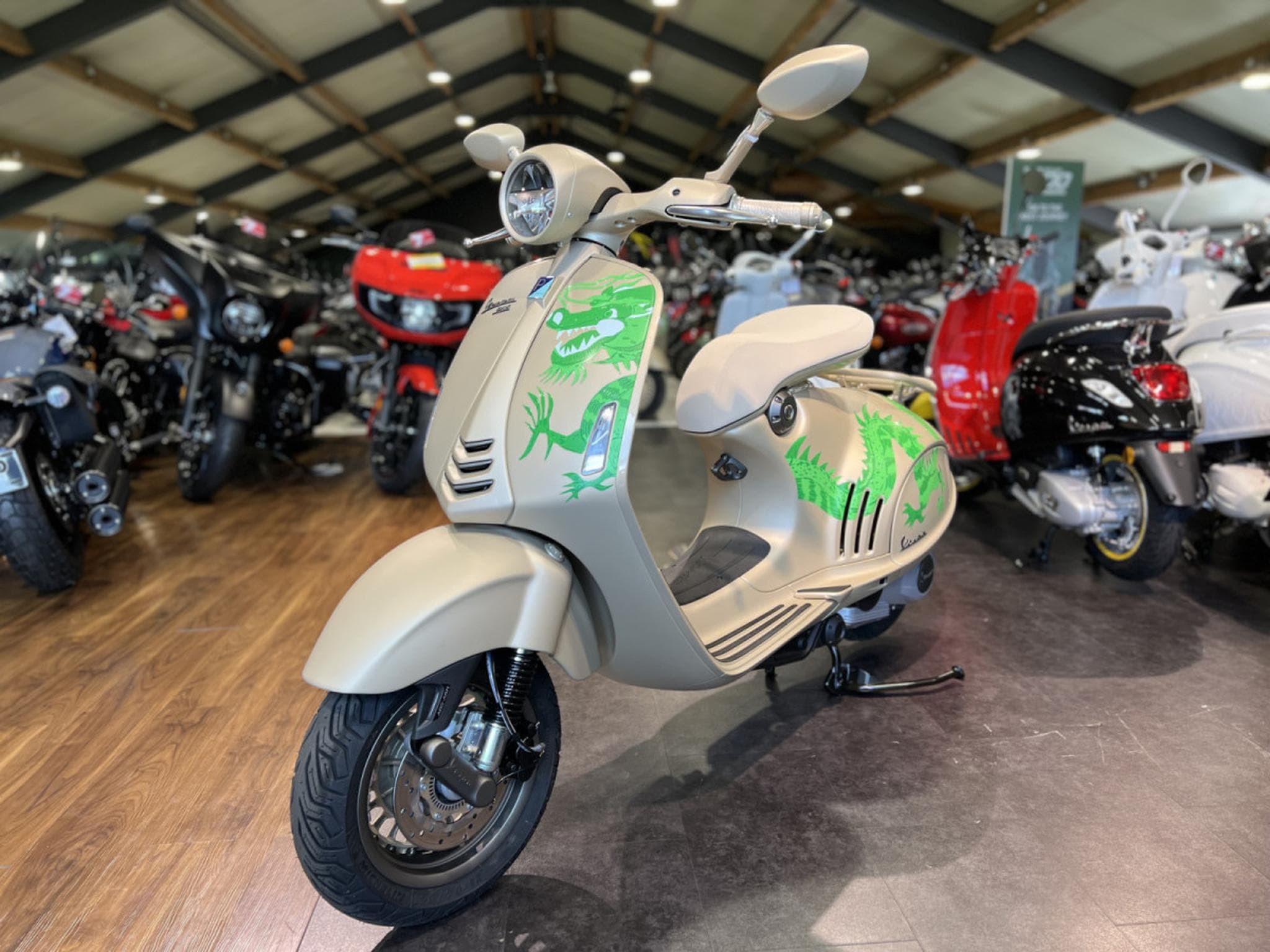 Vespa 946 DRAGON (2026) - Photo 2