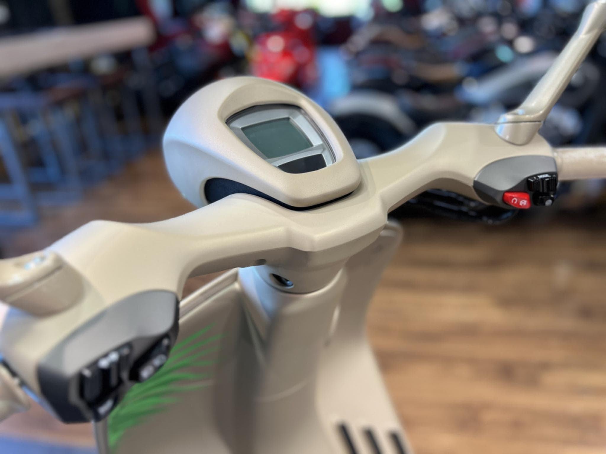 Vespa 946 DRAGON (2026) - Photo 6