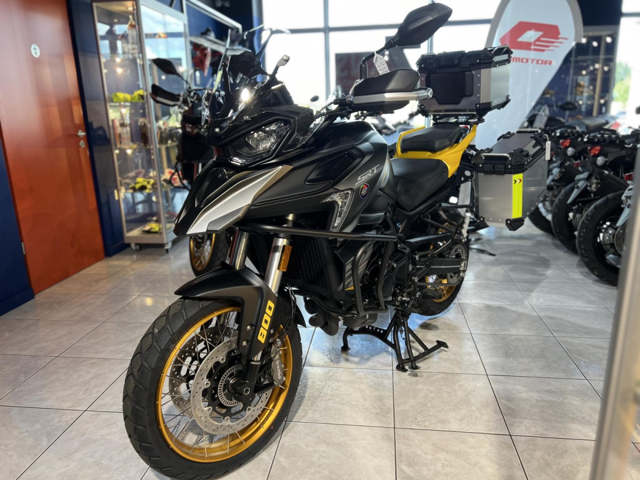 QJmotor SRT 800 SX TOURING (2026) - Photo 2