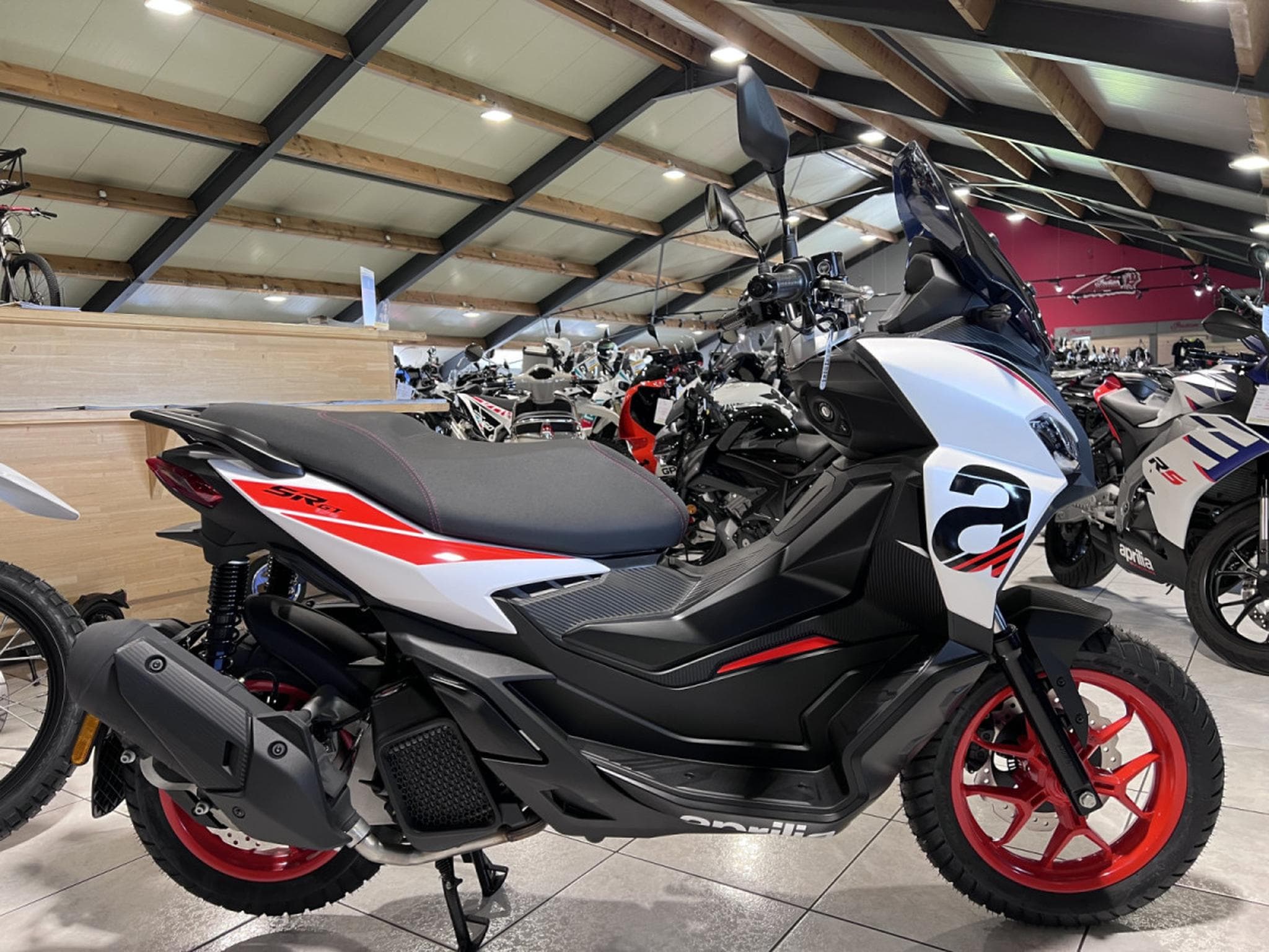 Aprilia SR GT SPORT BLANC (2026) - Photo 1