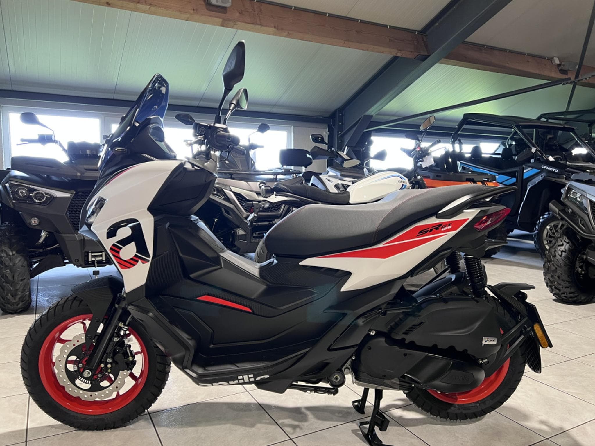 Aprilia SR GT SPORT BLANC (2026) - Photo 2